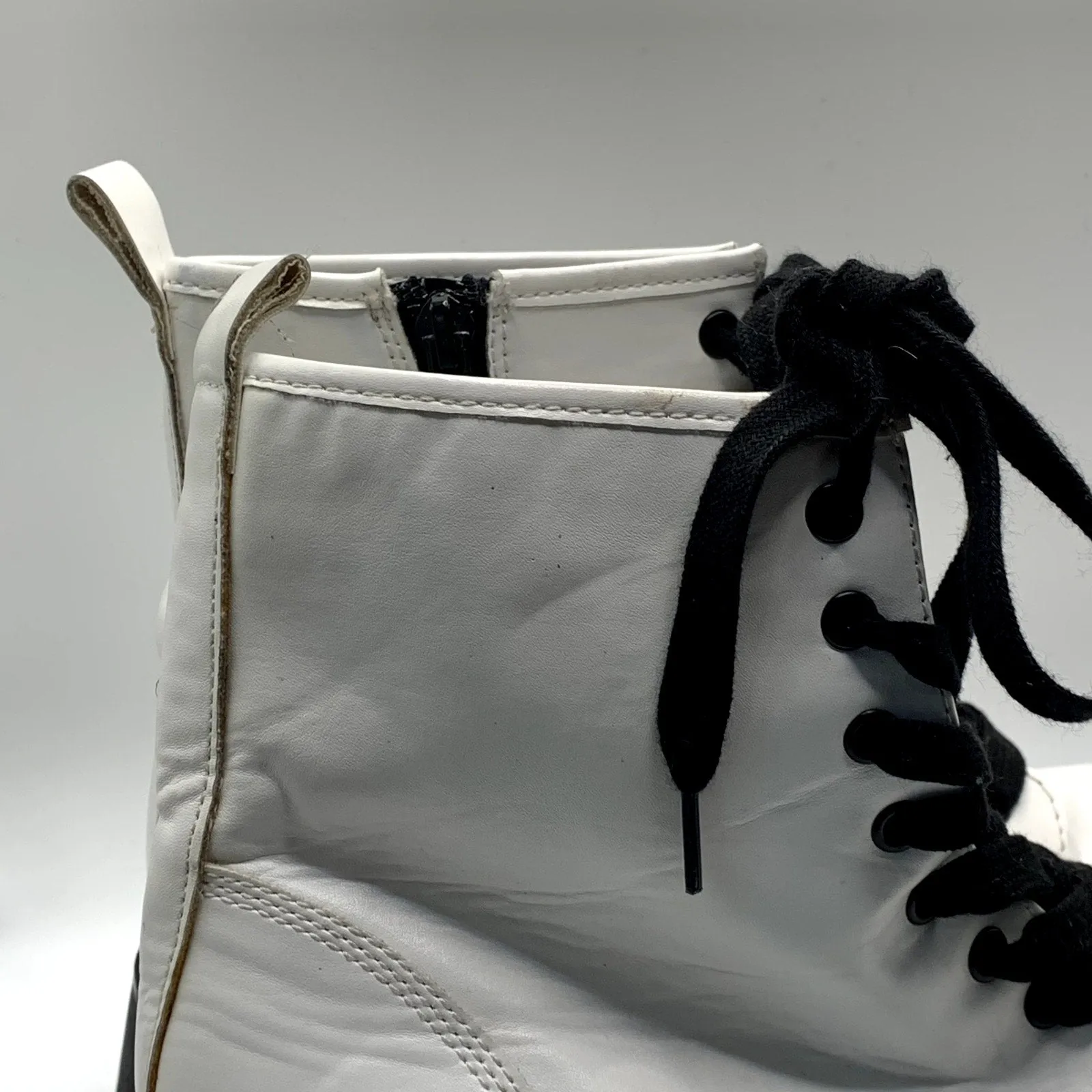 MADDEN GIRL Women's White Kurtt Faux-Leather Side-Zip Lace-Up Combat Boots SZ7.5