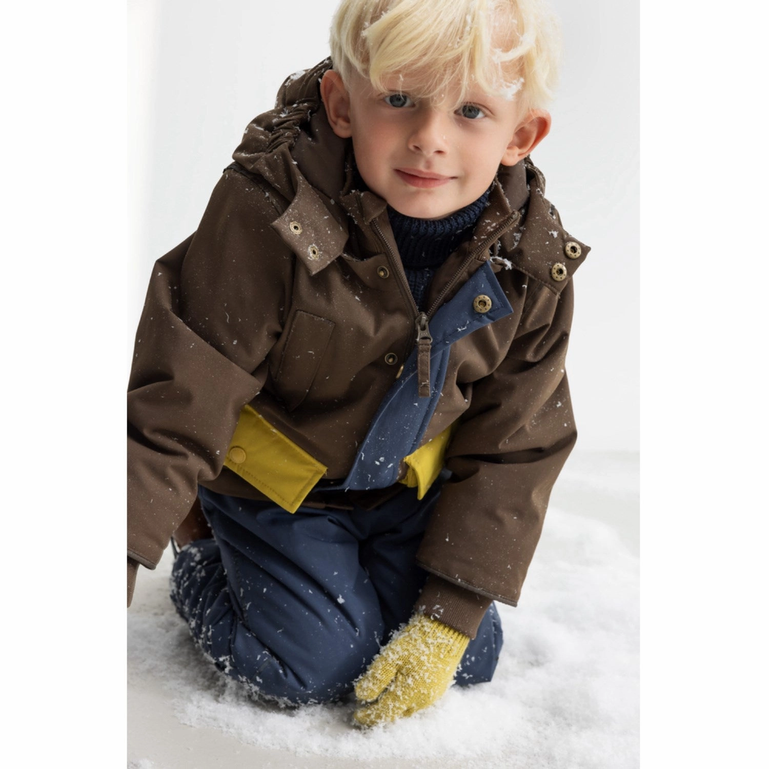 MarMar Tech. Outerwear Solid Deep Choco Block Omas Jacket Convertible Cuff System