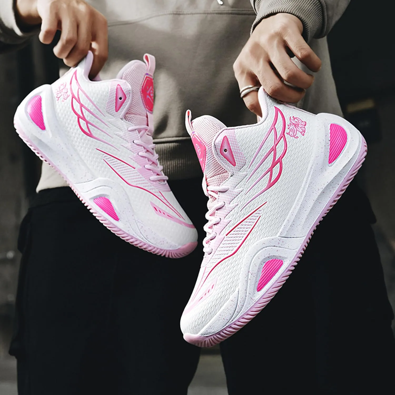 Men's High-Top Basketball ShoesWear-Resistant and Anti-Slip Soles Running Shoes Graffiti Design Fashionable Sports Shoes