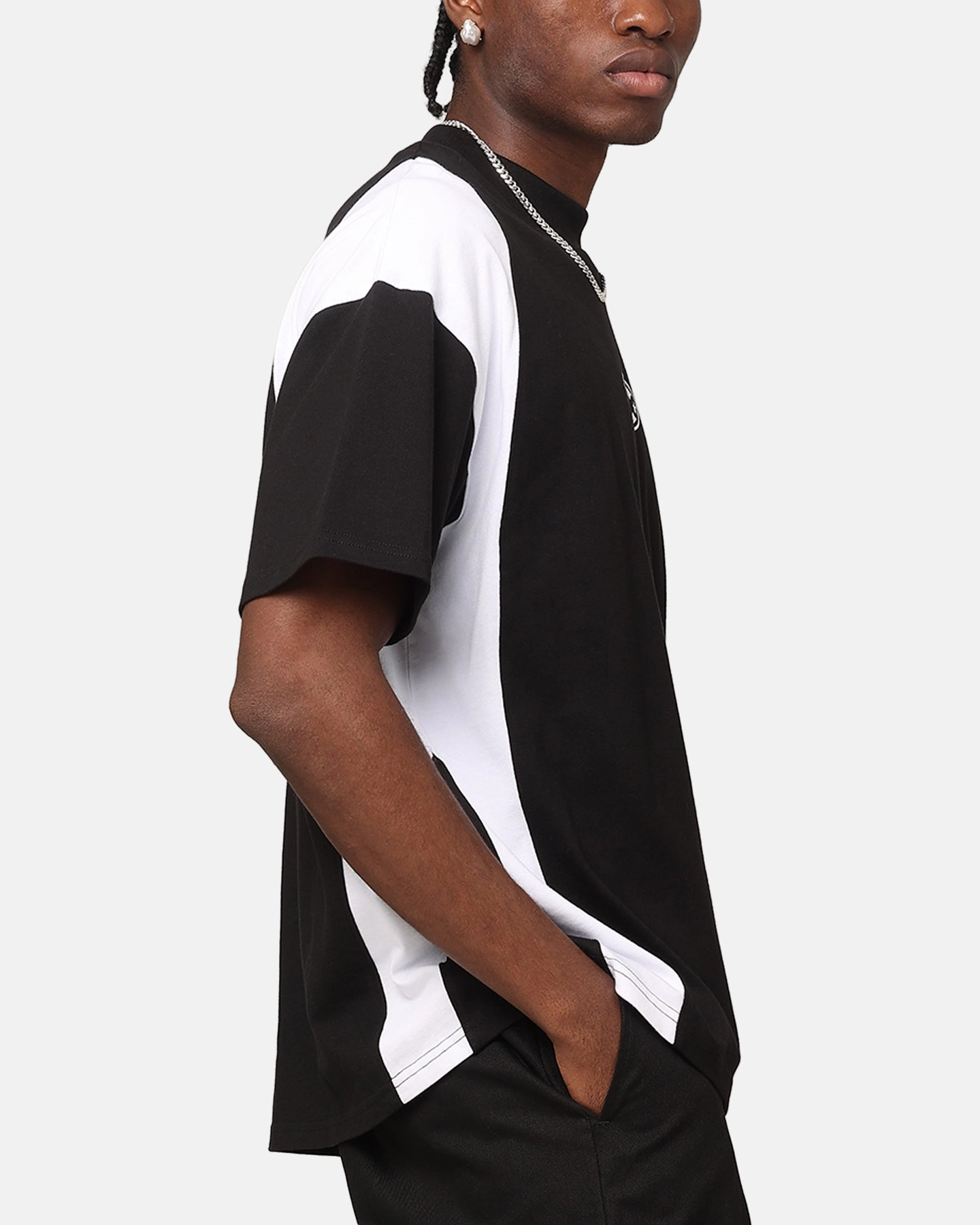 Carre Panelled Oversized T-Shirt Black/White Casual and Soft Relaxed Style