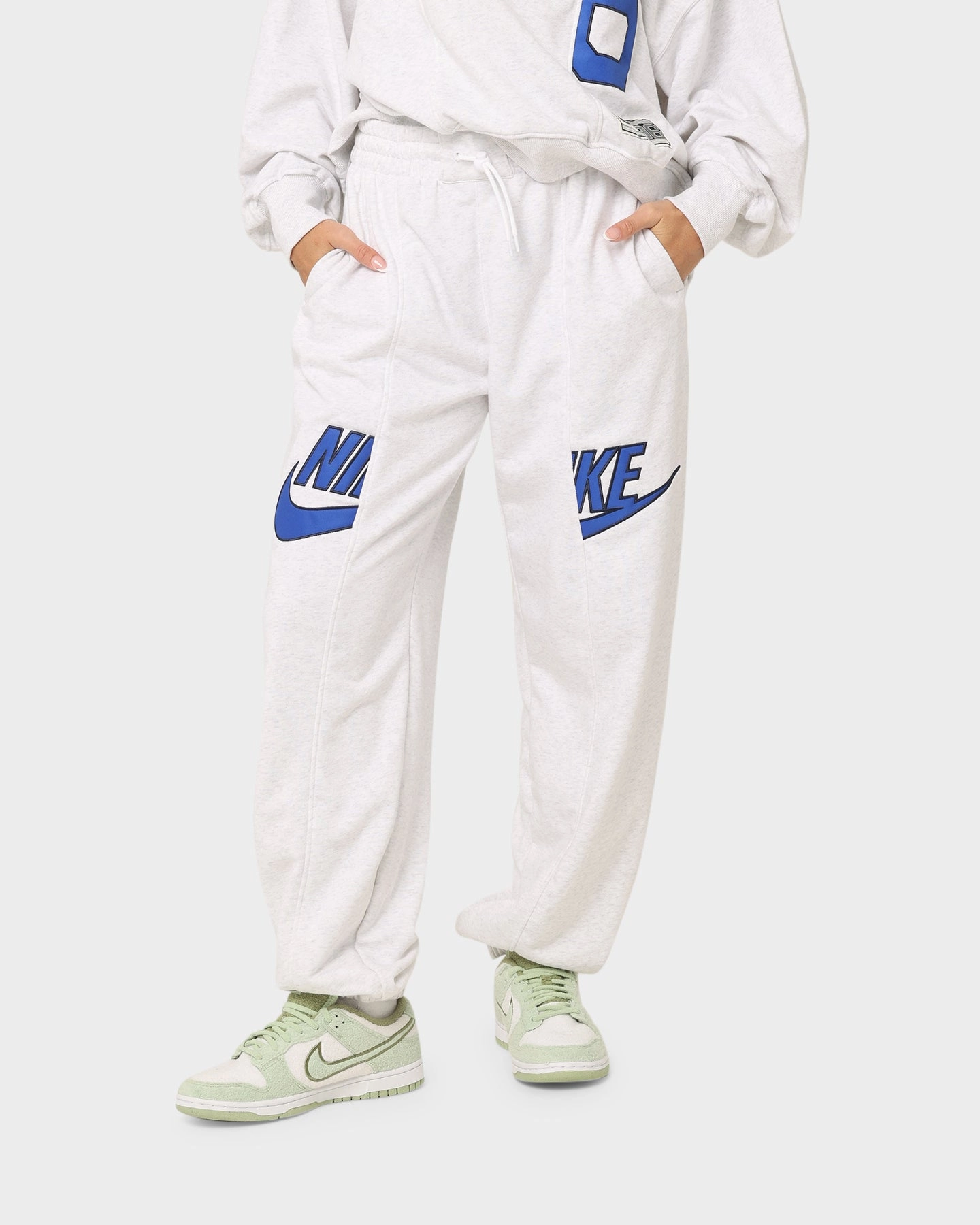 Tough Flex Nike Women's Nike Sportswear Circa 96 High-Waisted Fleece Pants Birch Heather