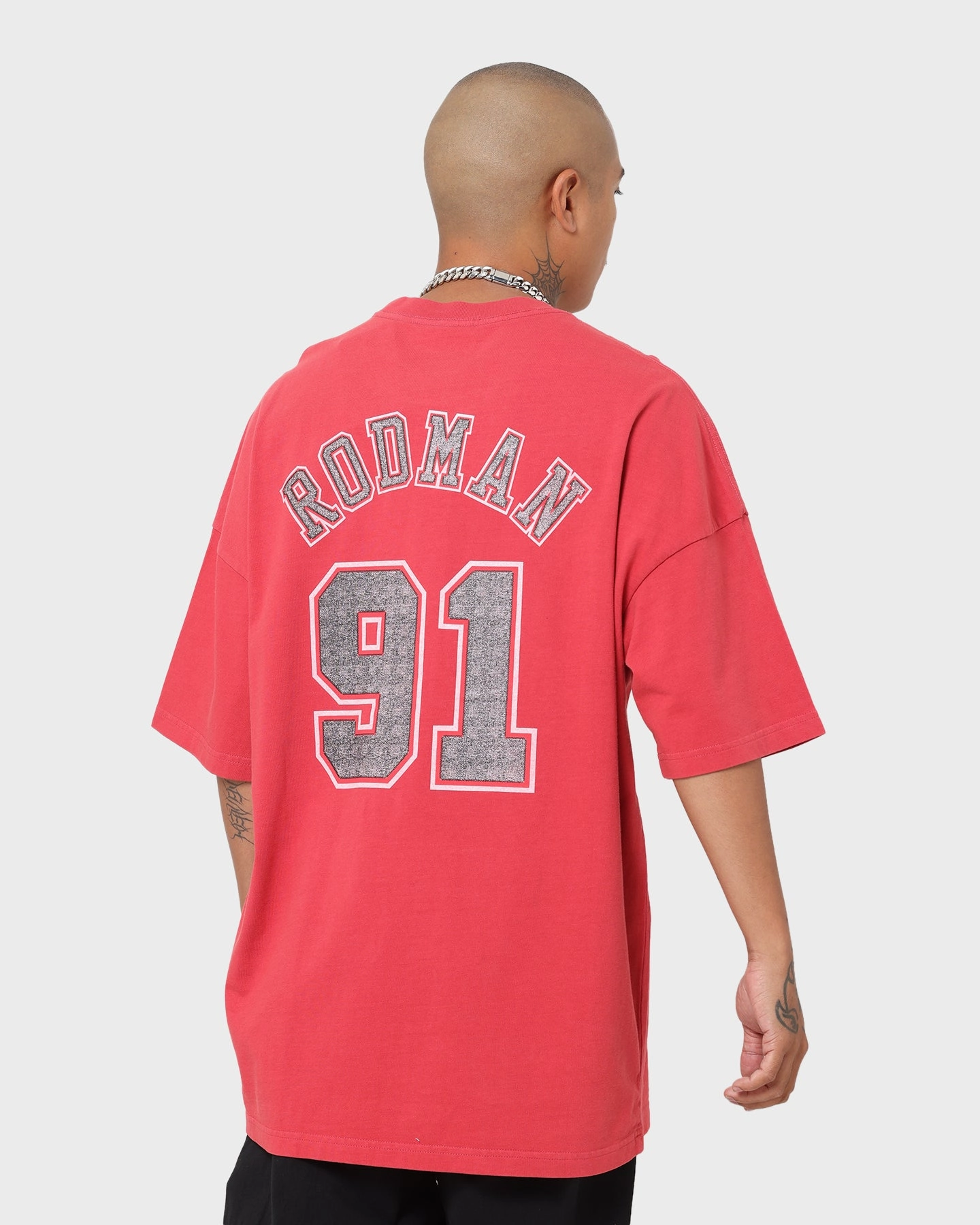 Mitchell & Ness Chicago Bulls Dennis Rodman Oversized T-Shirt Faded Red Cozy and Soft Casual Layers