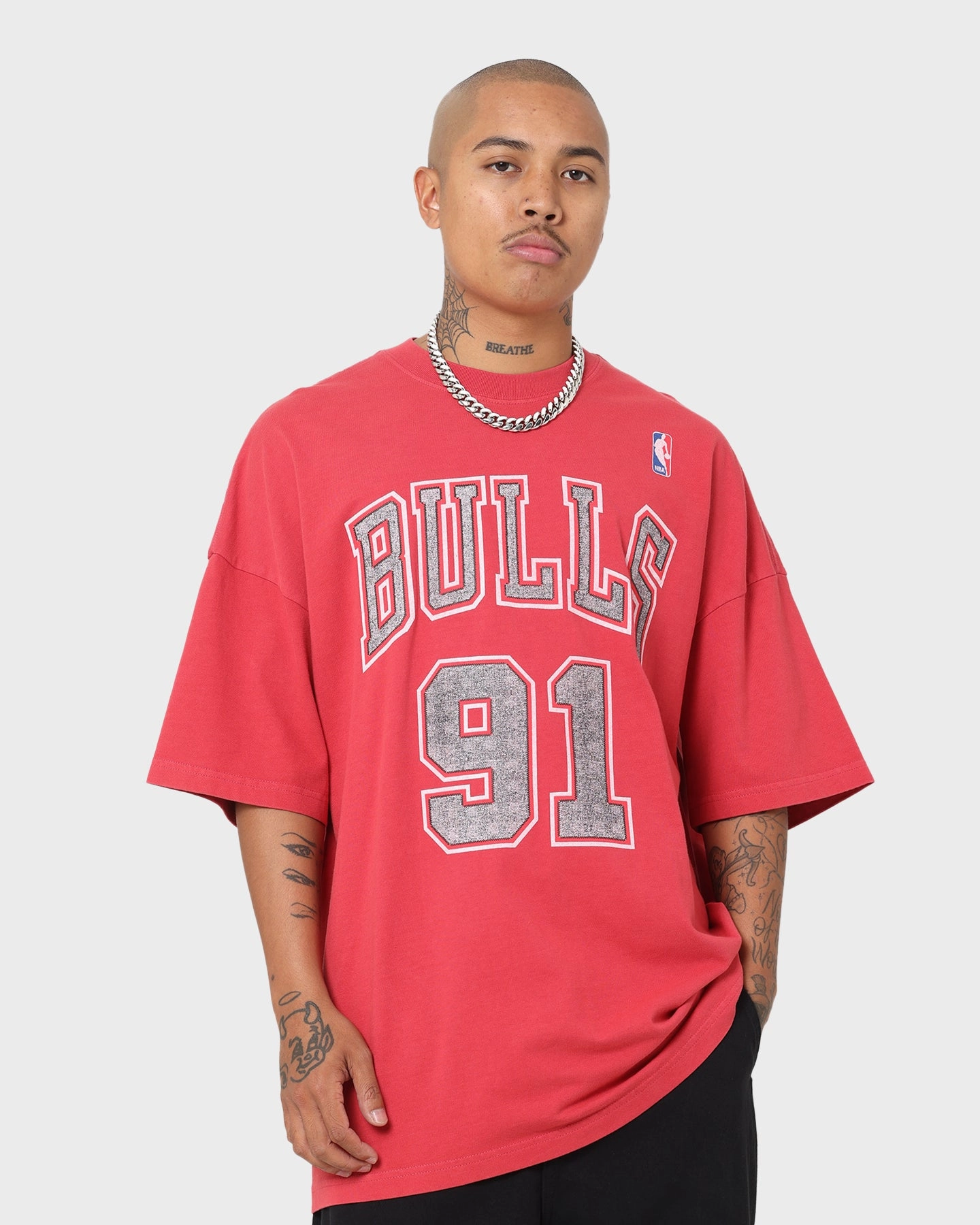 Taped Neckline Mitchell & Ness Chicago Bulls Dennis Rodman Oversized T-Shirt Faded Red