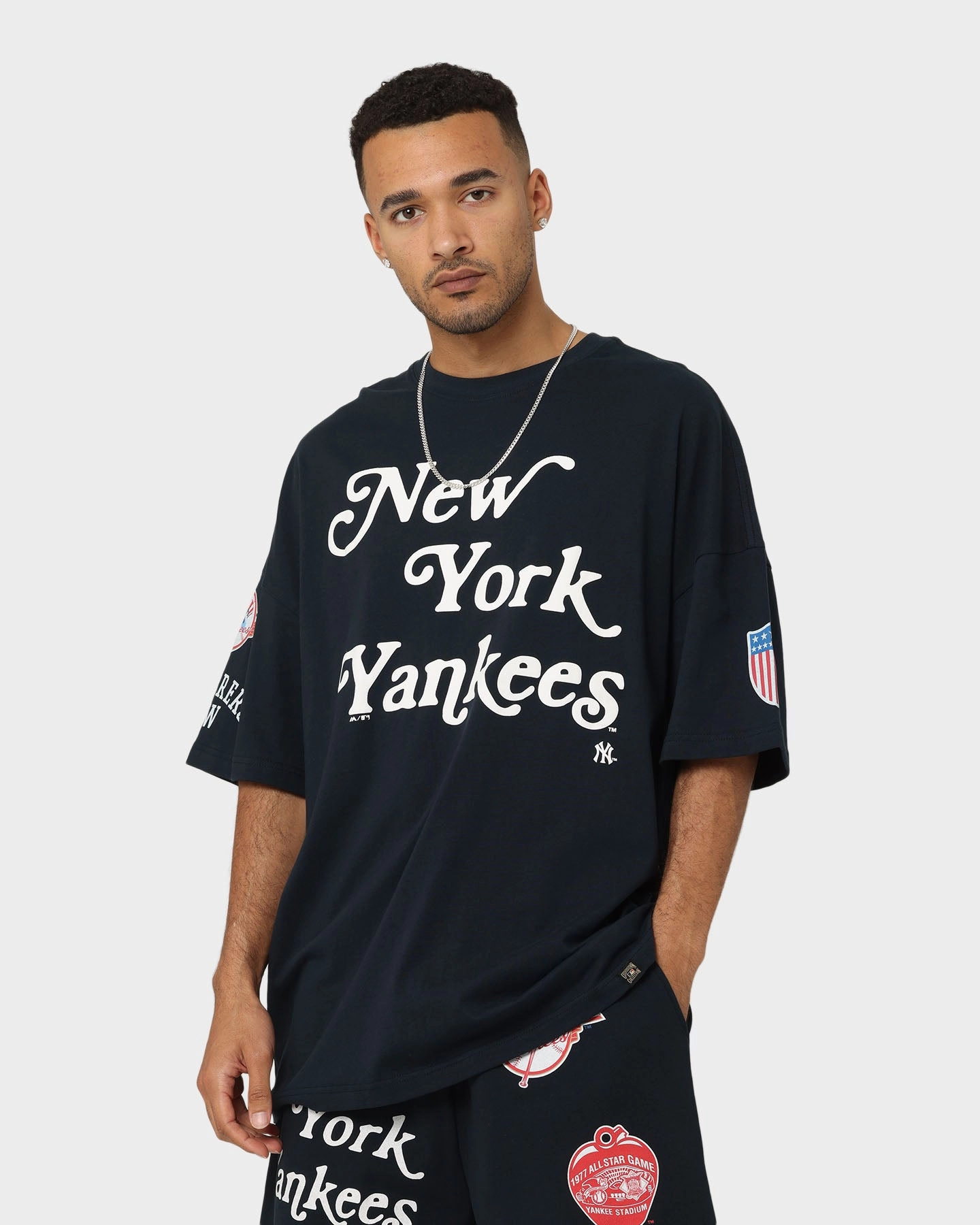 Layered Hem Detail Majestic Athletic New York Yankees Puff Print Patch Oversized T-Shirt True Navy