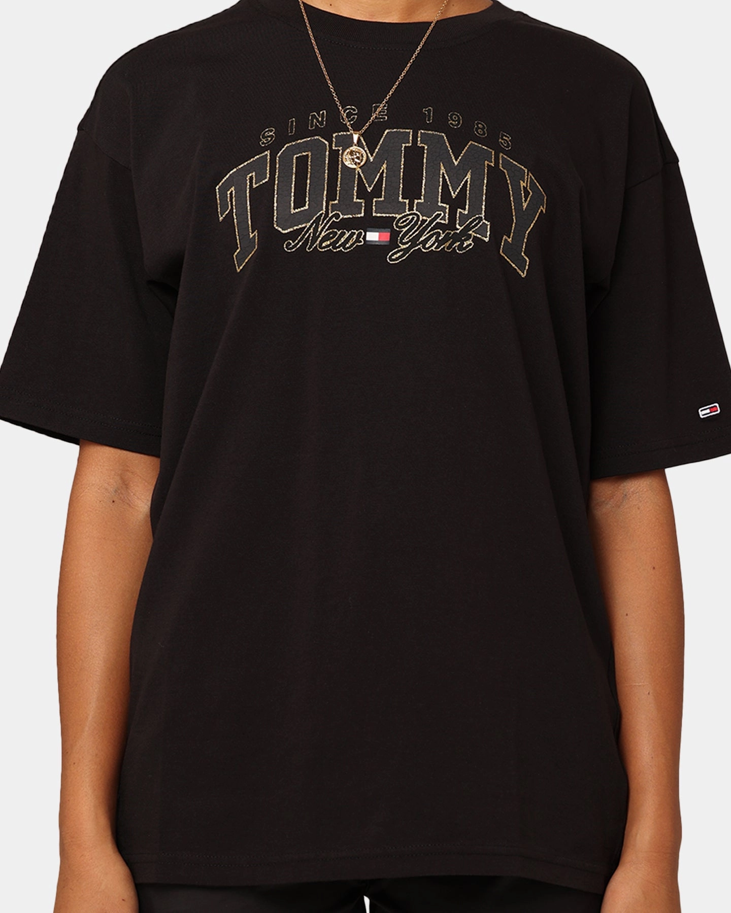 Casual Day Wear Flattering Fit Tommy Jeans Women's Oversized Lux Varsity T-Shirt Black