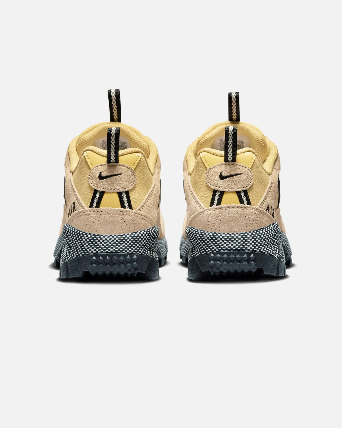 Balanced Nike Women's Air Humara Sesame