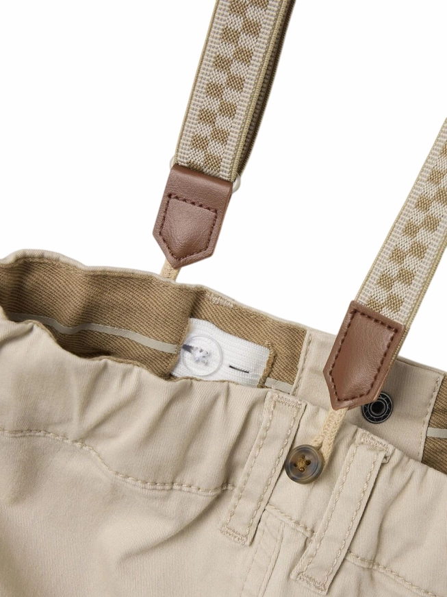 SeamlessConstruction name it pantalone con bretelle da bambino Chino 13240607 sabbia
