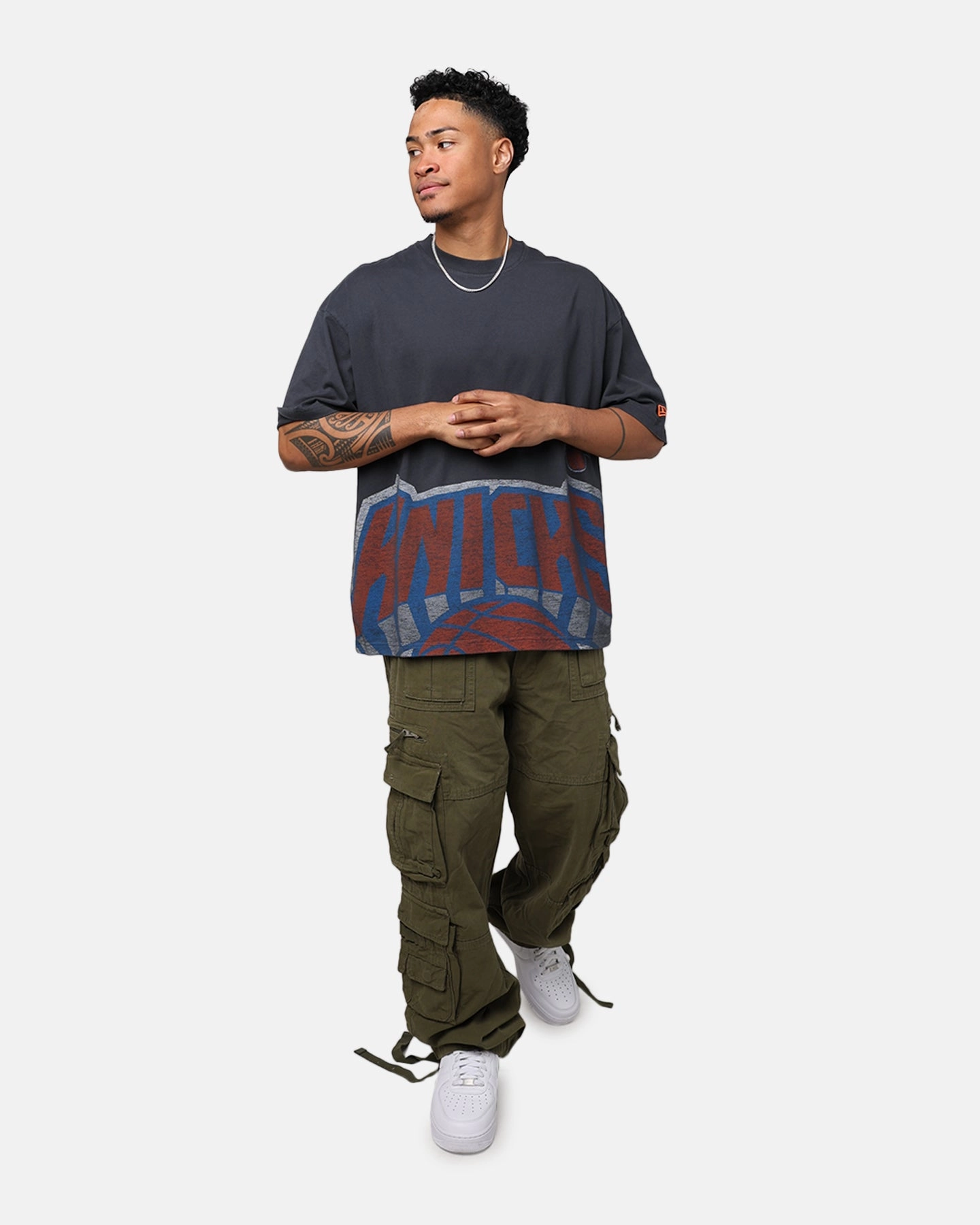 Versatile Layering New Era New York Knicks Oversized T-Shirt Black