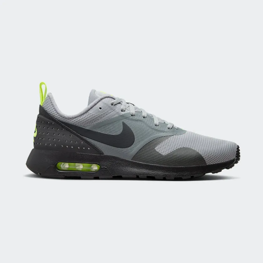 Wet traction outsole jogging shoe equivalent Nike Air Max Tavas Men's 705149 015