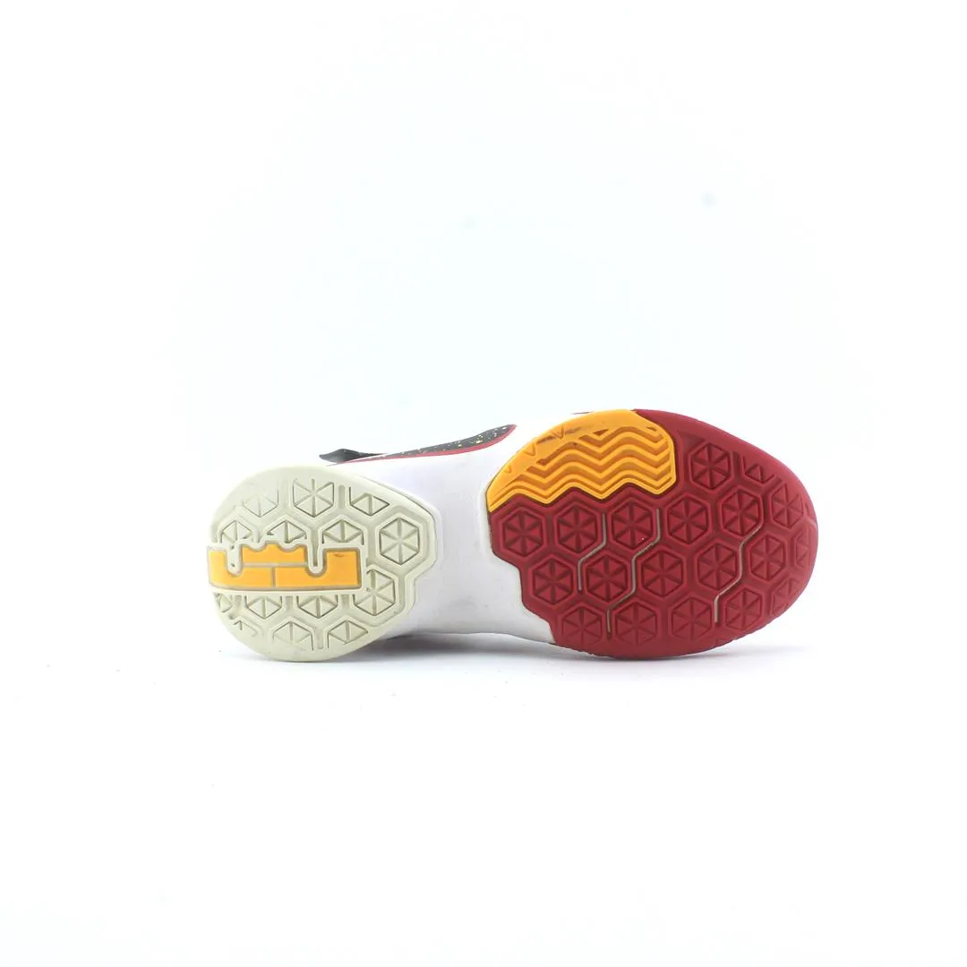 NIKE JAMES 3