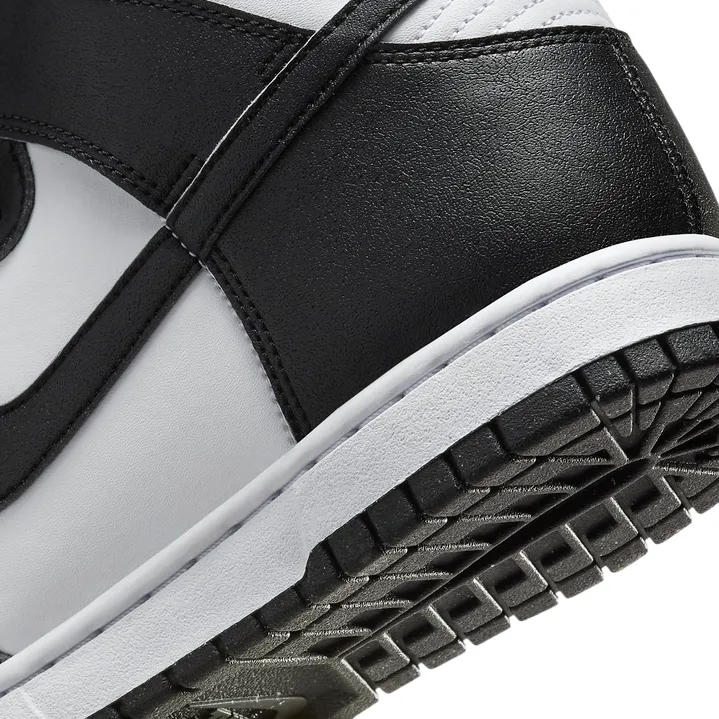 Comfortable Energy Return Nike scarpa sneakers alta da donna Dunk High NN FV5960-101 bianco-nero