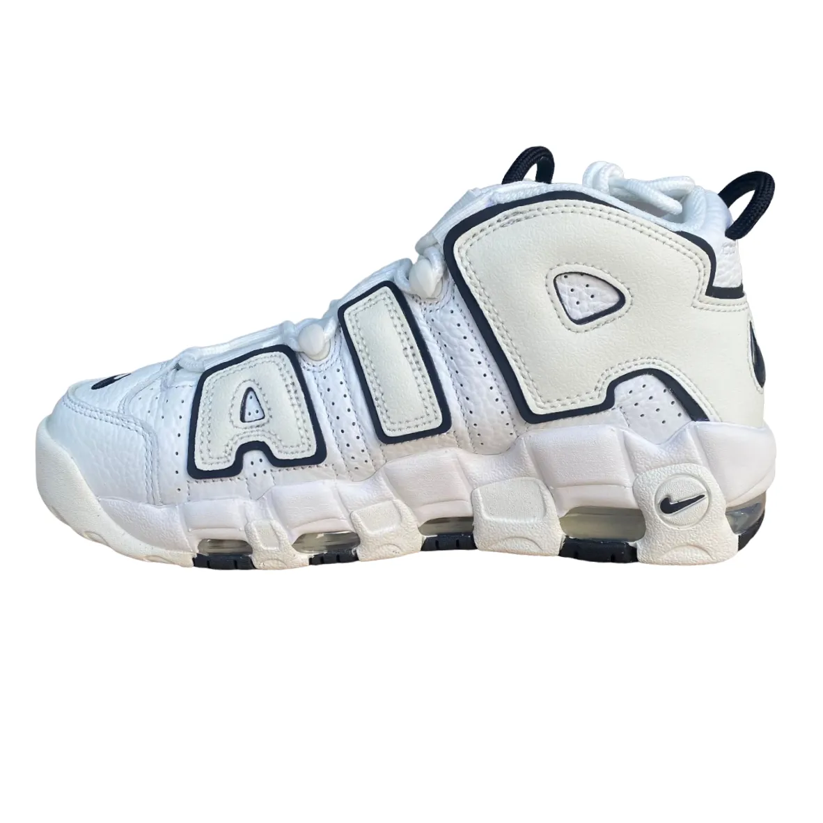 Lateral Bracing running in various climates Nike scarpa sneakers da donna Air More Uptempo DO6718-100 bianco nero