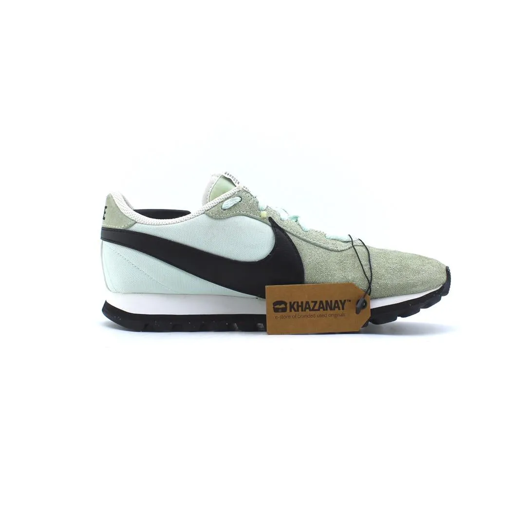NIKE SWOOSH