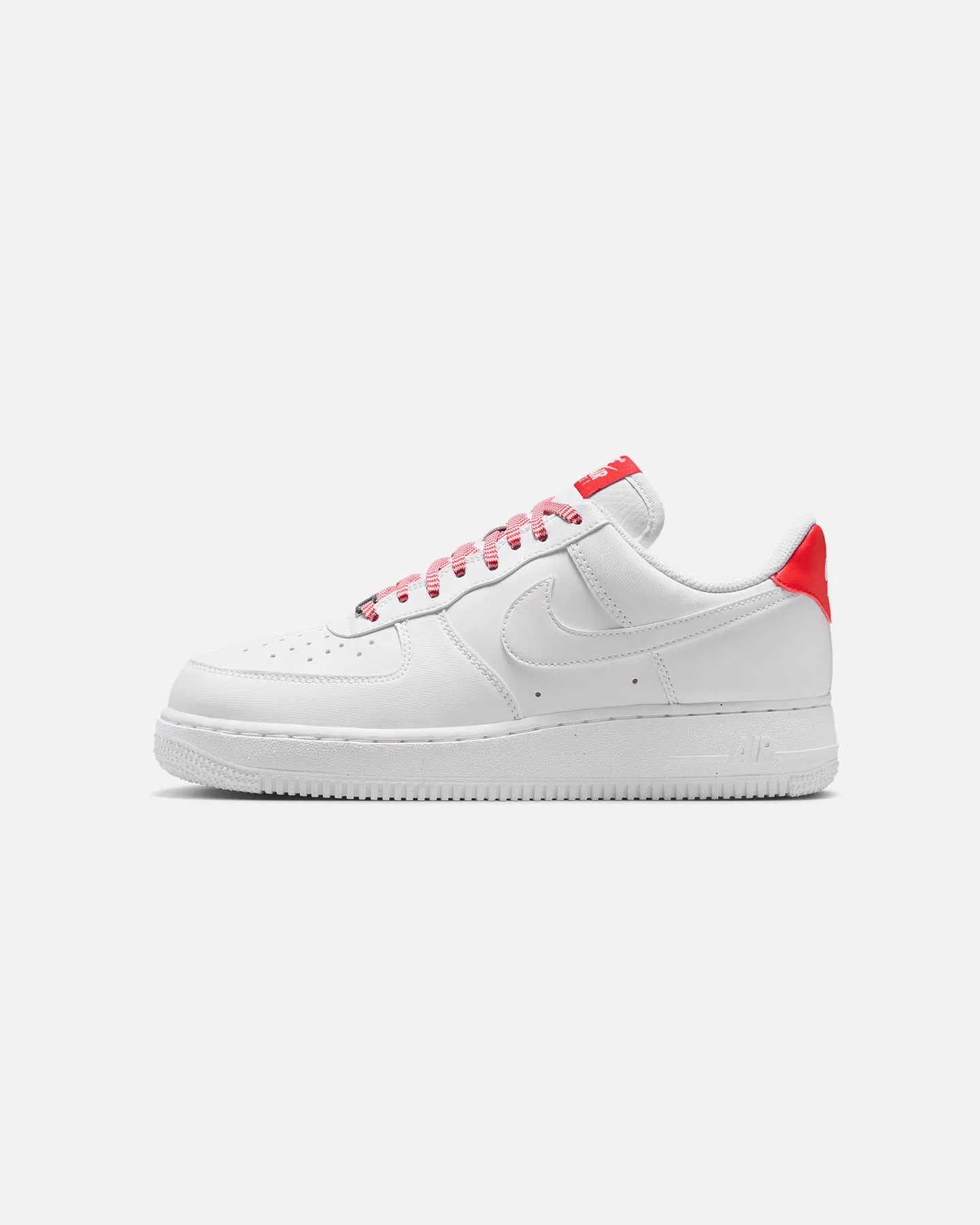 running on flat terrain shoes Nike Women's Air Force 1 '07 White/Pink