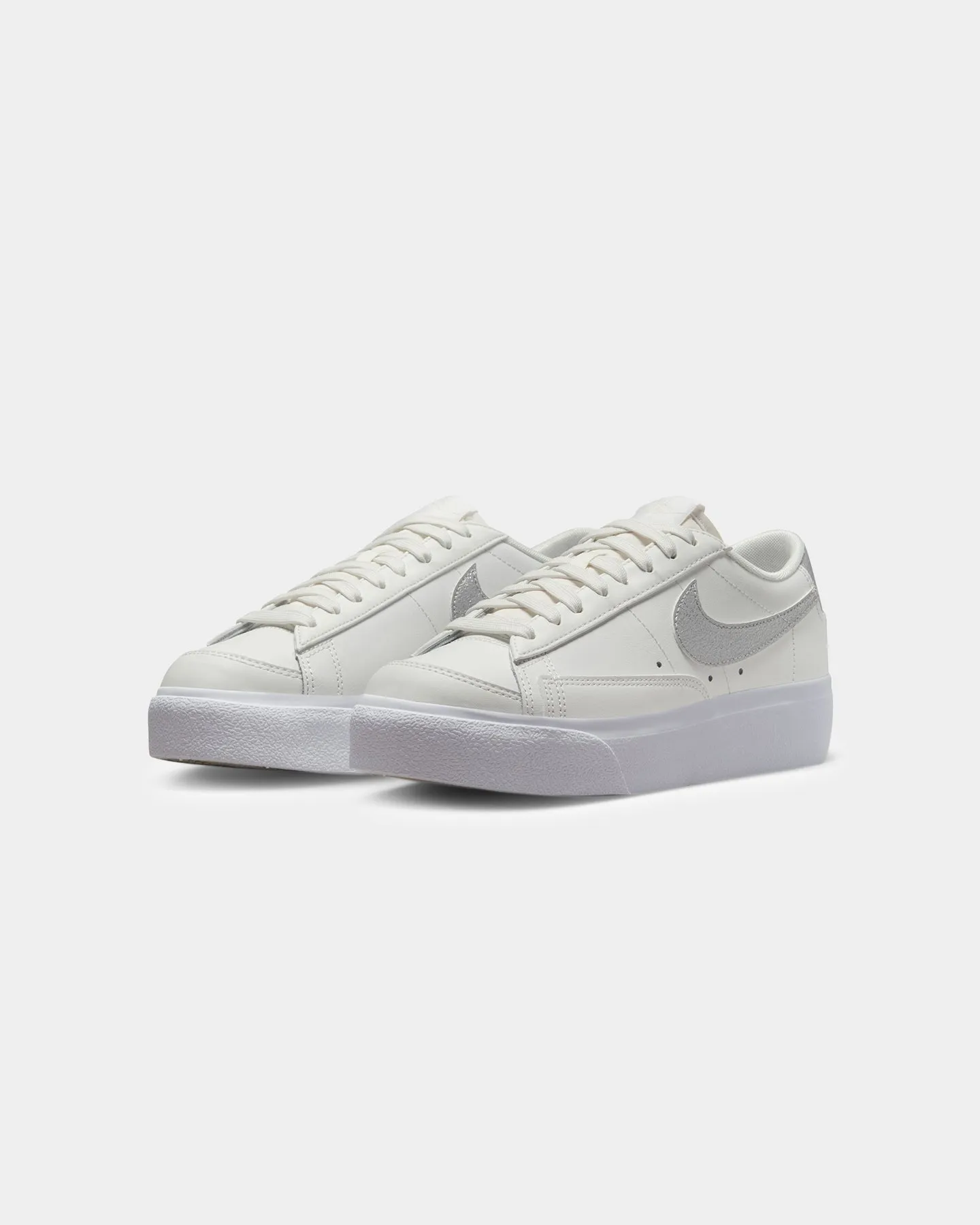 quick - drying - efficiency shoes gel - filled shoes Nike Women's Blazer Low Platform Summit White/Metallic