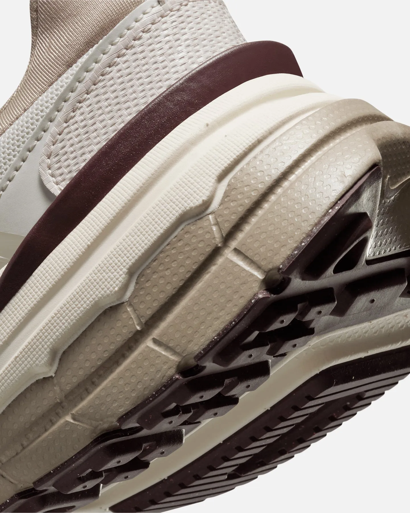 Reactive Cushioning Zero Gravity Cushion Nike Women's V2K Run Light Orewood Brown