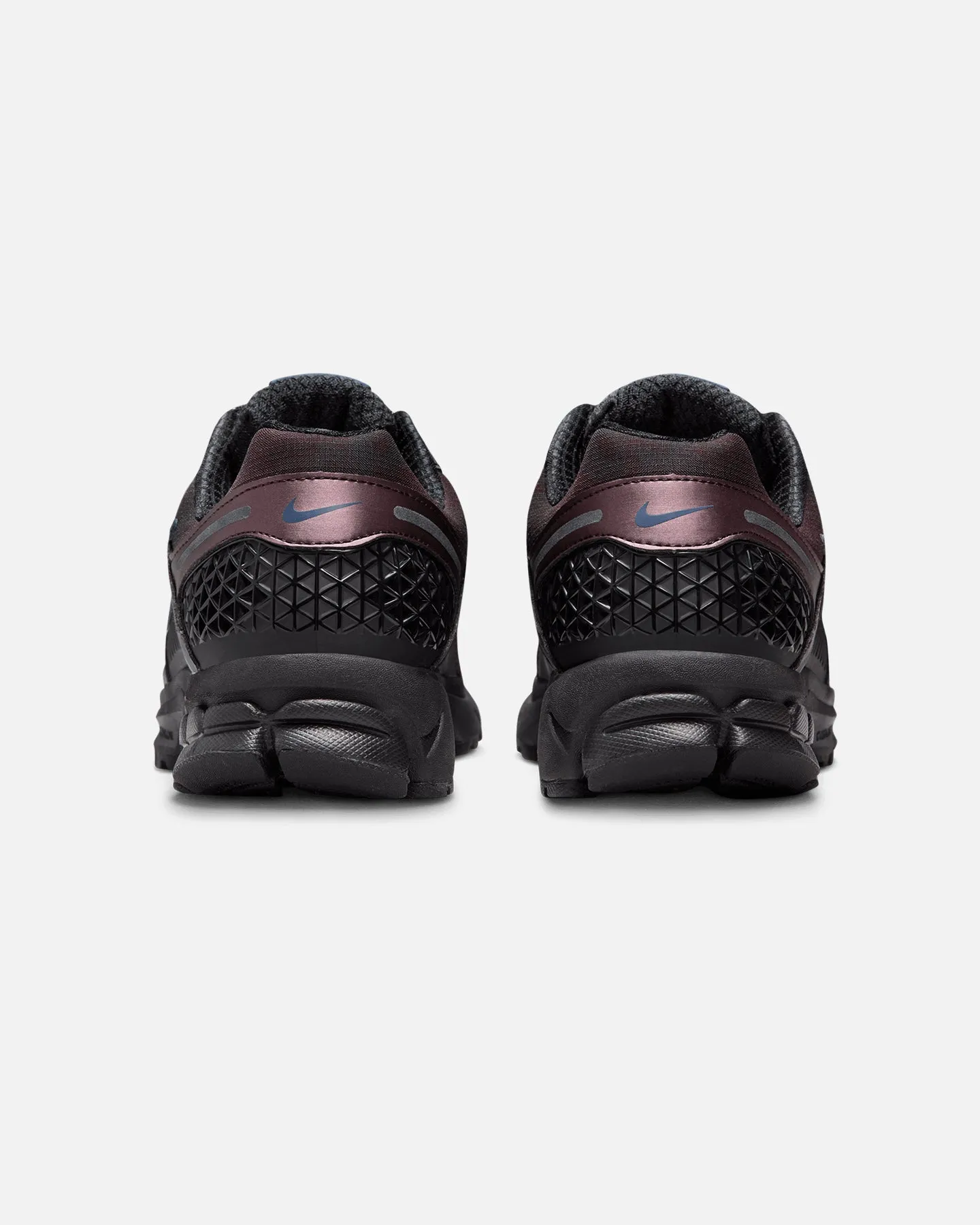 Nike Women's Zoom Vomero 5 Burgundy Elastic Midsole Hydrolock Water Resistance