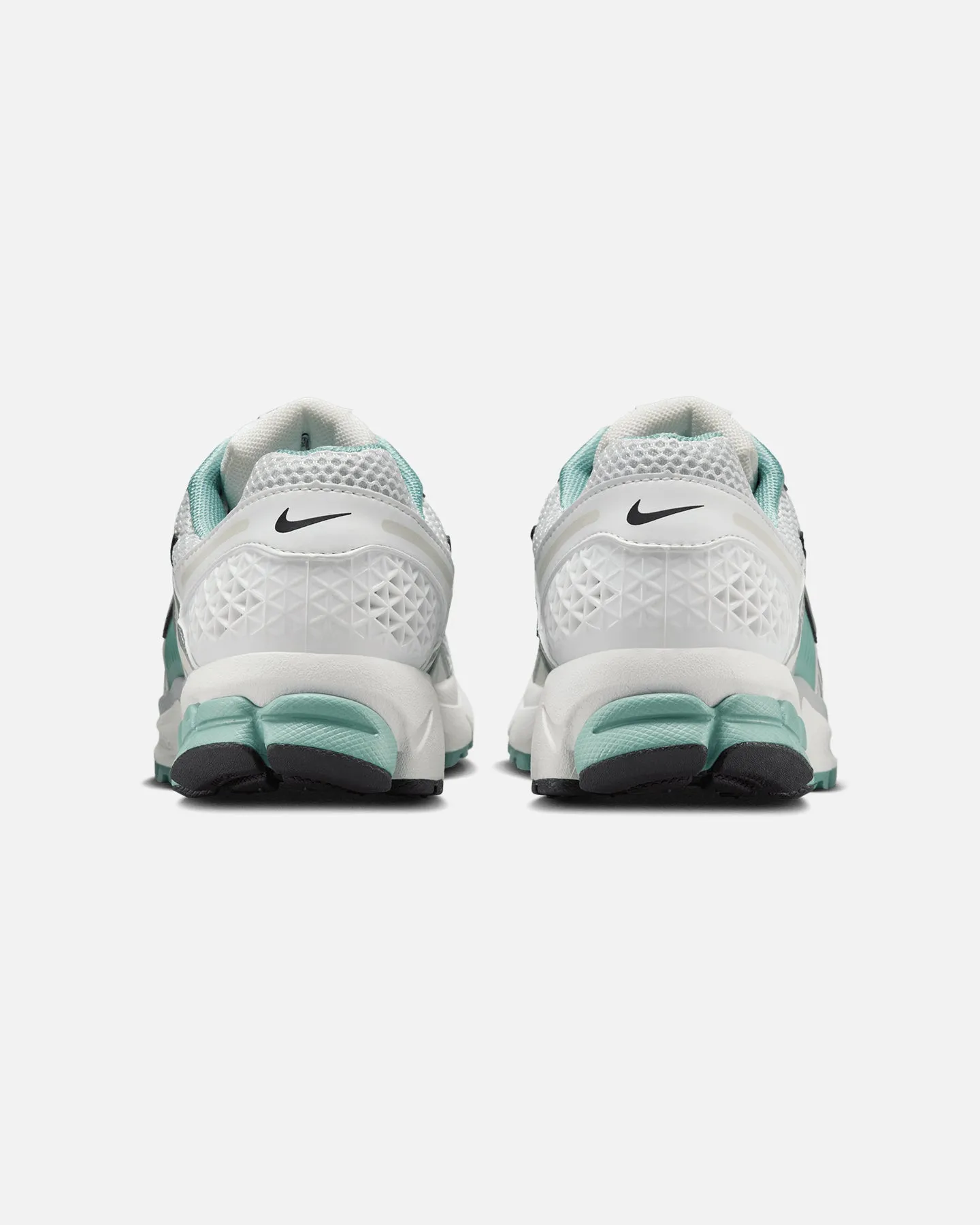 Nike Women's Zoom Vomero 5 Summit White/Metallic Silver-Wolf Grey amateur athlete shoes