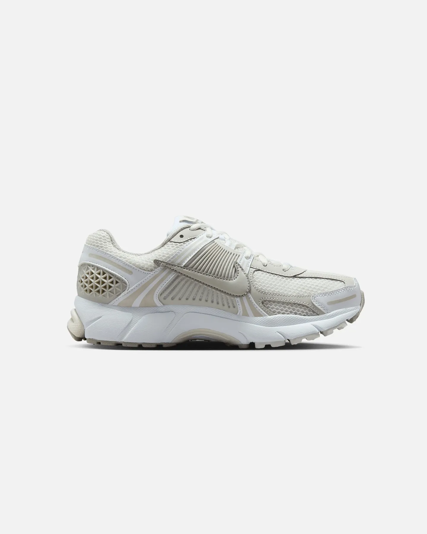 Temperature Regulating Design Stability running Nike Women's Zoom Vomero 5 White/Light Bone