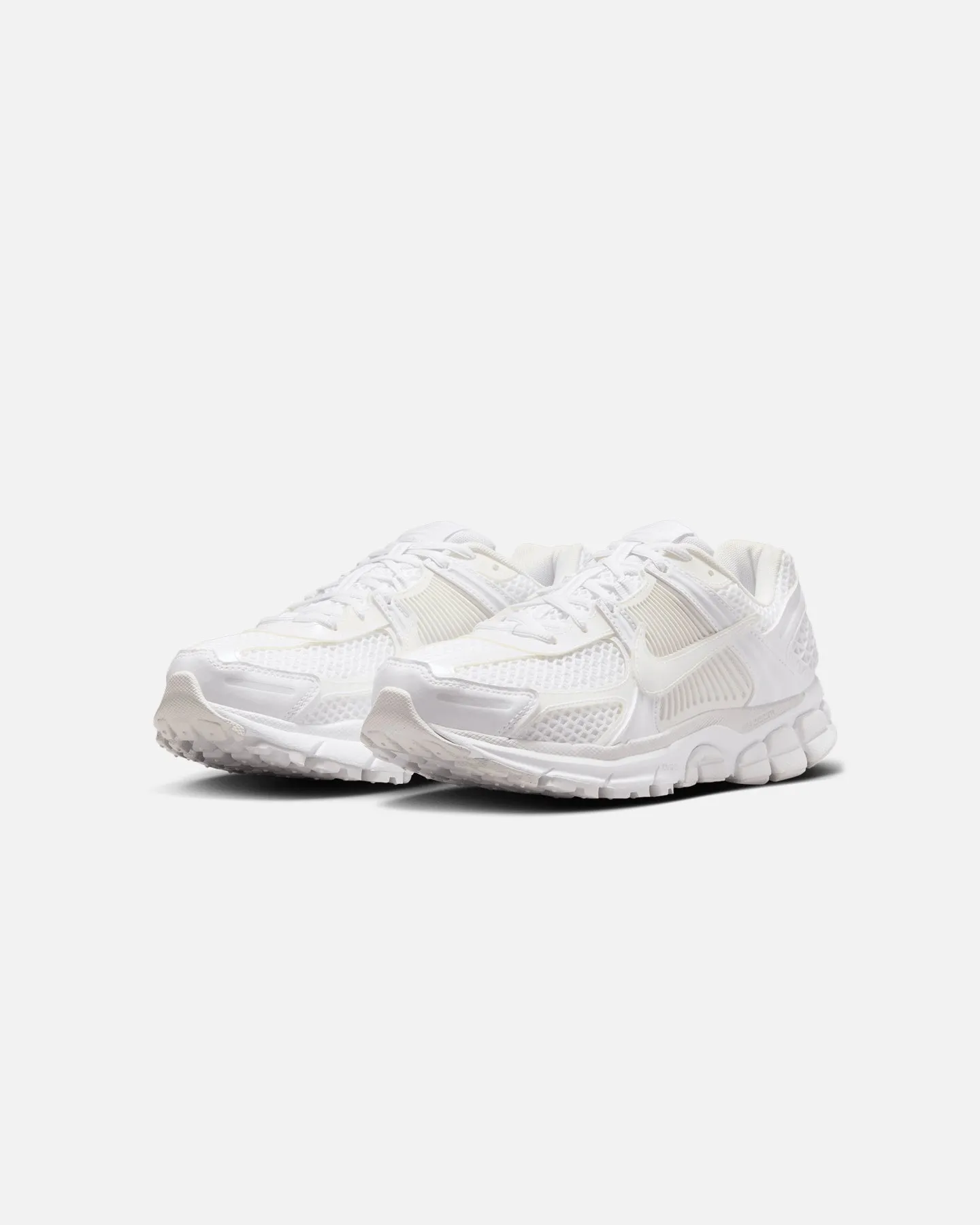 Nike Women's Zoom Vomero 5 White/White Air Circulation Shock Absorbing Sole
