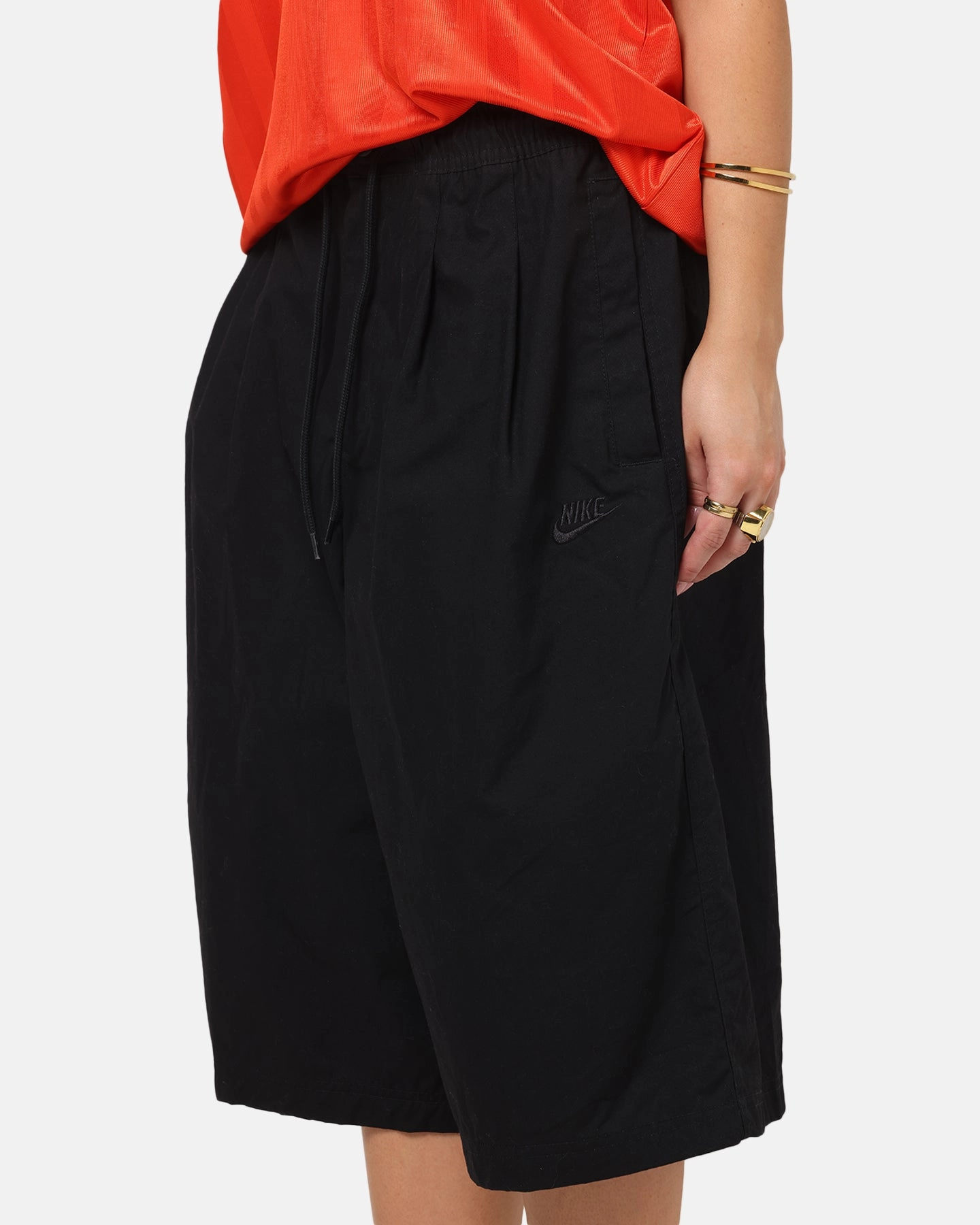 Nike Club Sheoul Oversized Shorts Black/Black Structured Hemline stain guard