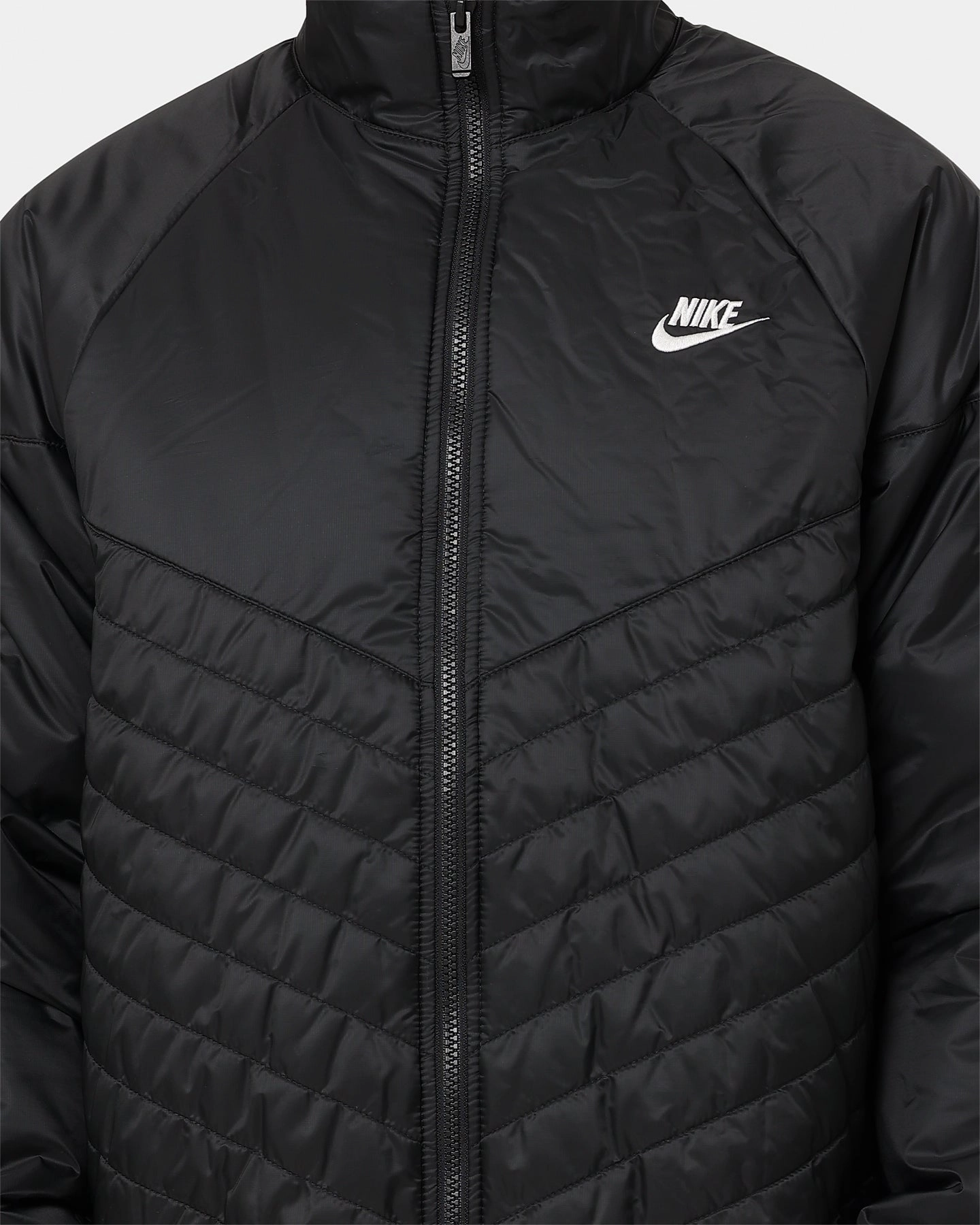 Layer Focus multiple pockets Nike Sportswear Windrunner Therma-FIT Midweight Puffer Jacket Black/Black/Sail