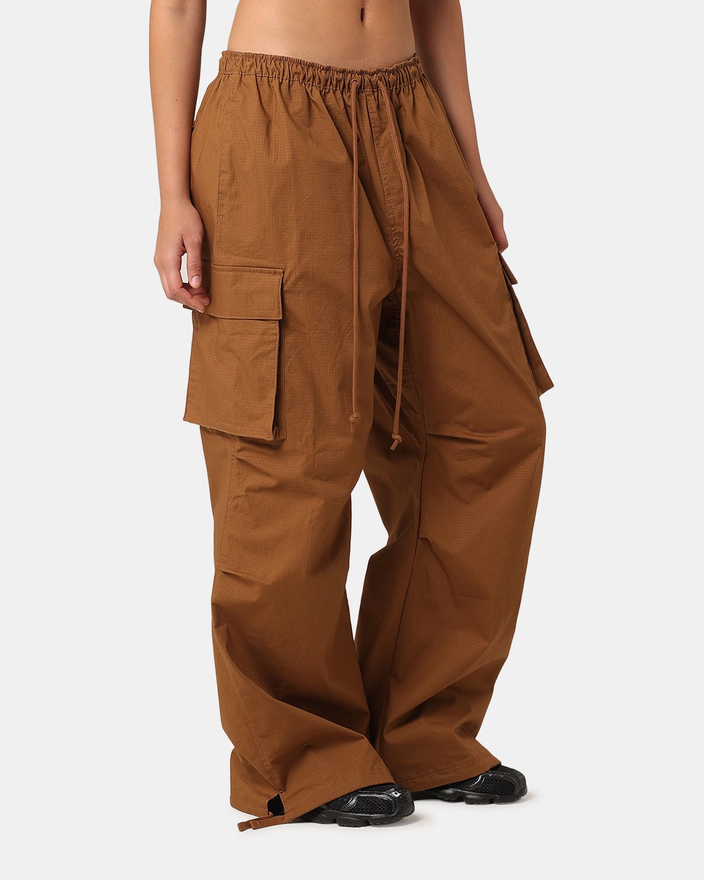 Nike Women's Sportswear Dance Cargo Pants Light British Tan Slim Look Stretching Fit