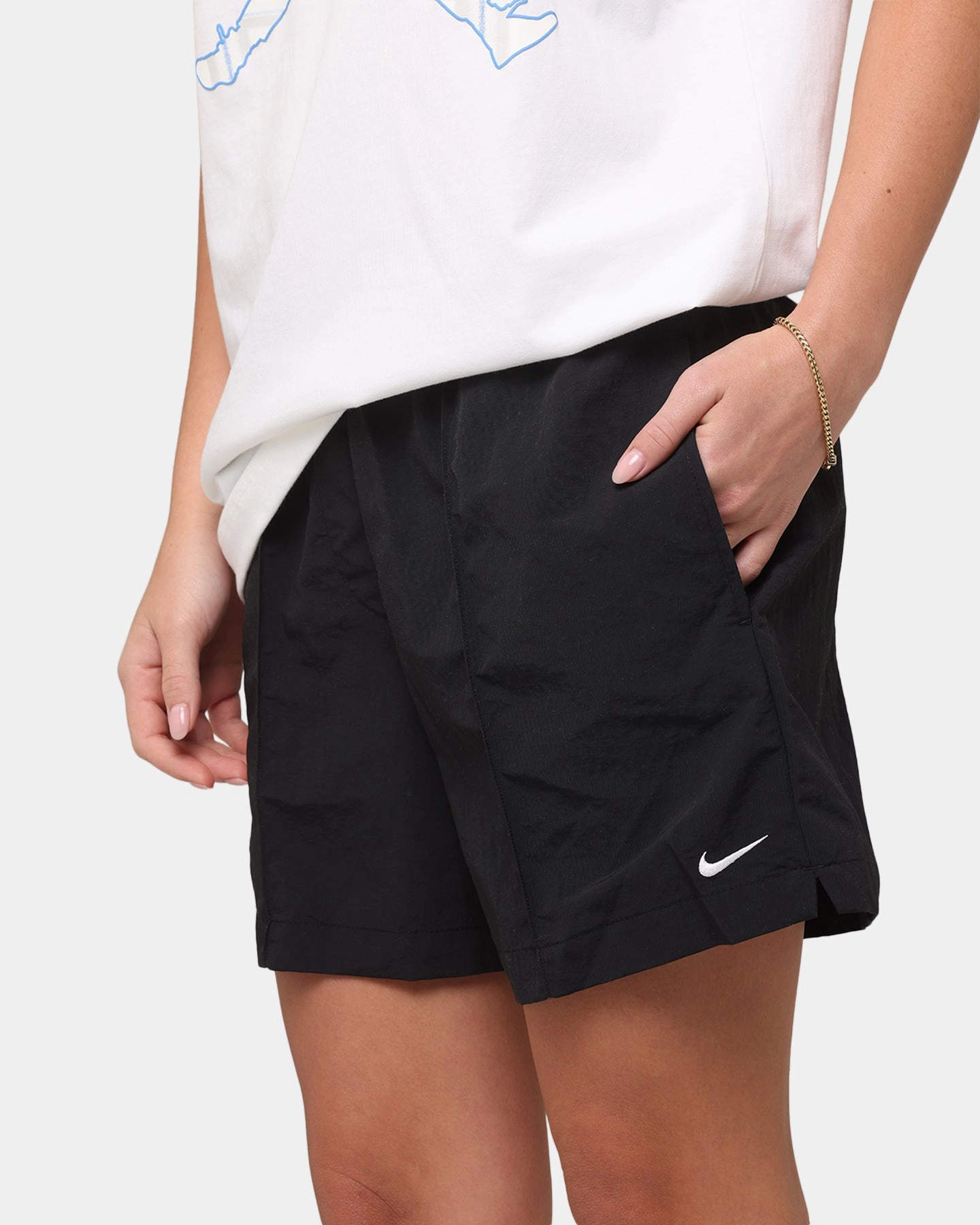 Nike Women's Sportswear Essentials Woven 5" Shorts Black/White Frayed hem Outdoor Gear