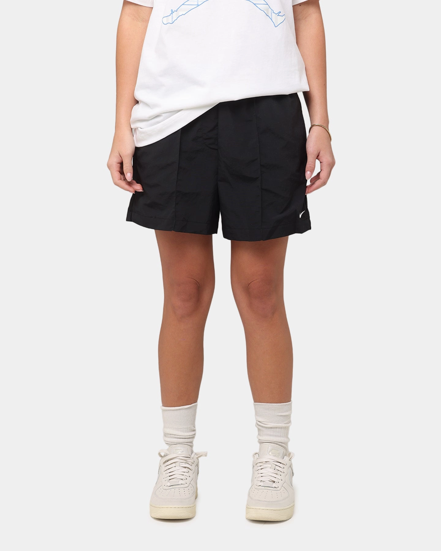 Nike Women's Sportswear Essentials Woven 5" Shorts Black/White Body Ready