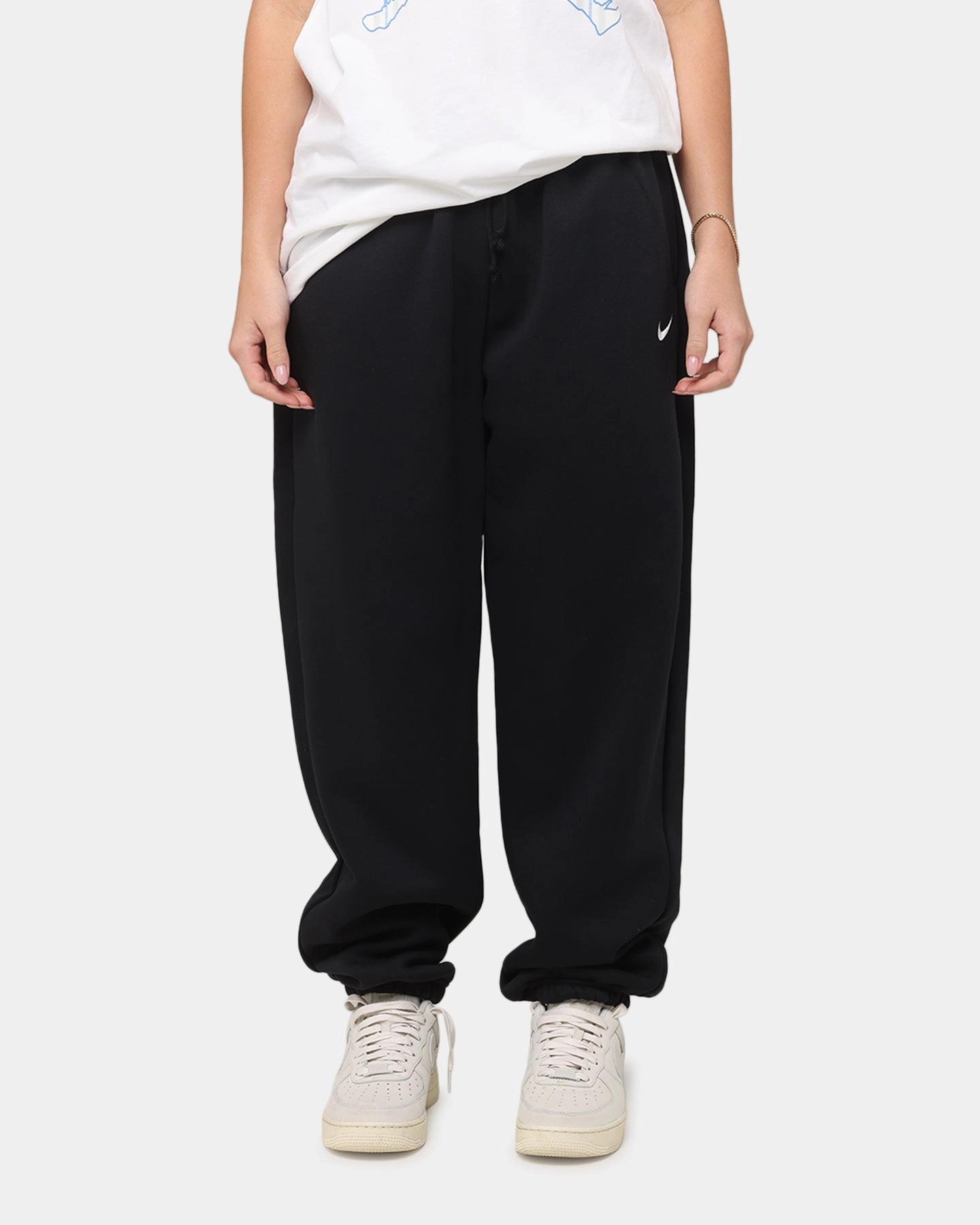 Nike Women's Sportswear Phoenix Fleece High-Waisted Oversized Sweatpants Black/Sail Quick Fit Design pilling resistant