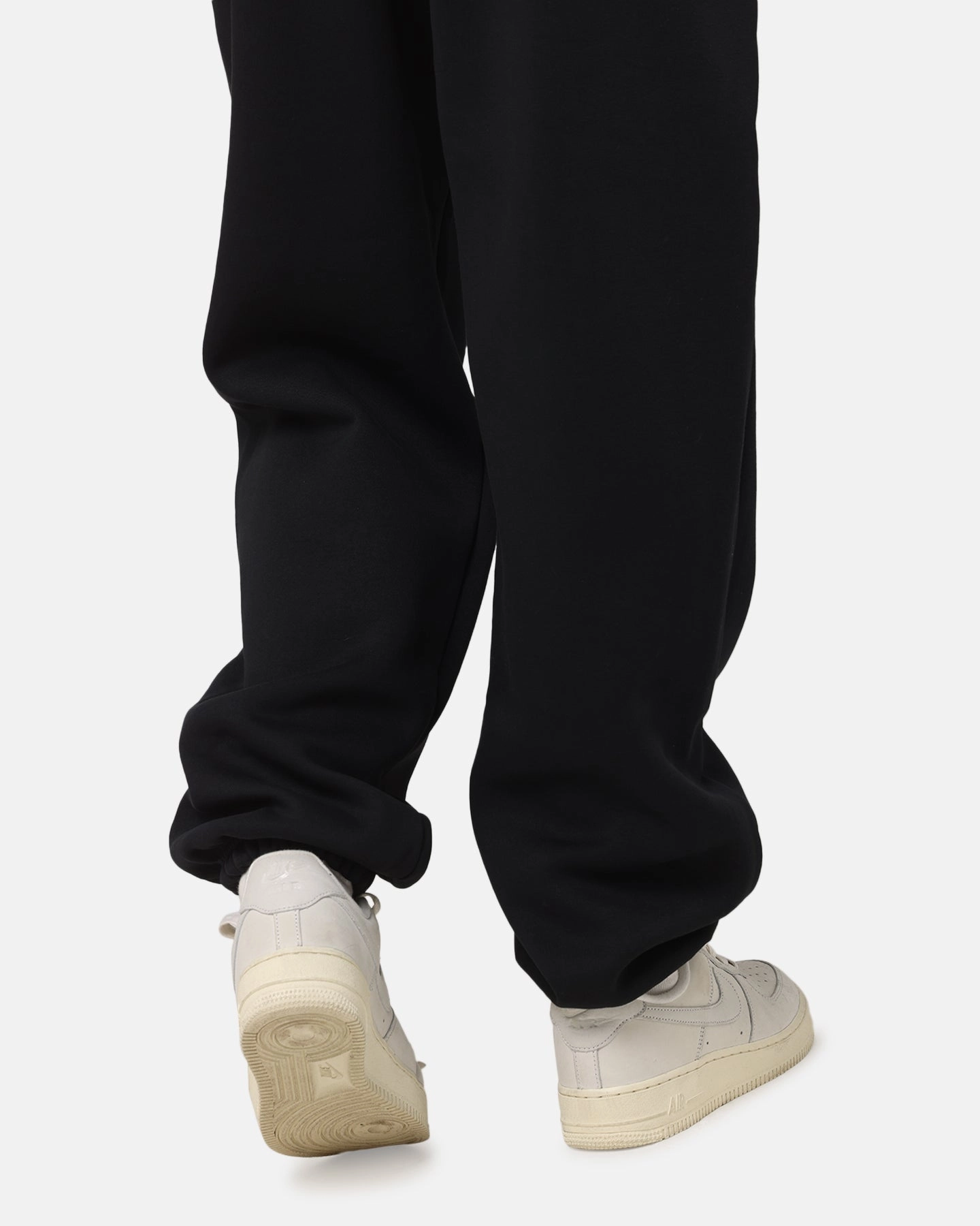 Functional Comfort Versatile Layering Nike Women's Sportswear Phoenix Fleece High-Waisted Oversized Sweatpants Black/Sail