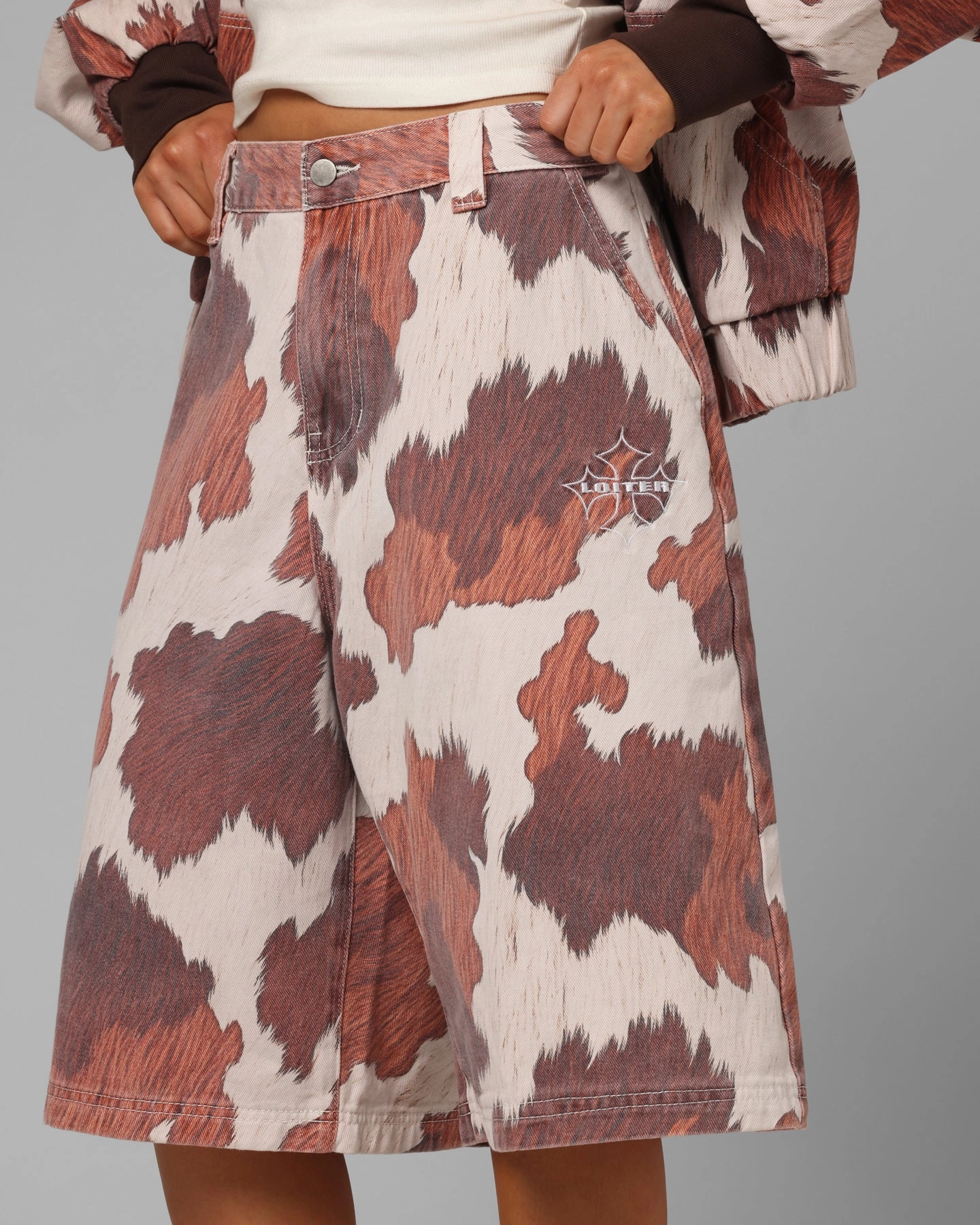 Soft Wear Low Bulk Design Loiter Hide Jorts Cowhide
