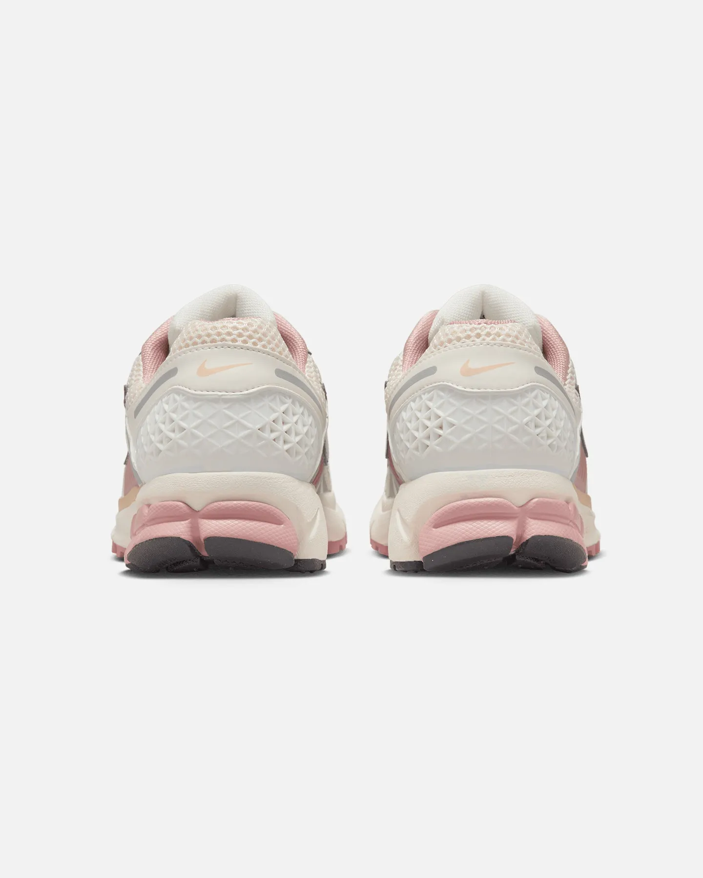 Nike Women's Zoom Vomero 5 Sail/Sail/Pearl White-Particle Pink Cushioned Midsole Support Breathable Vamp Design