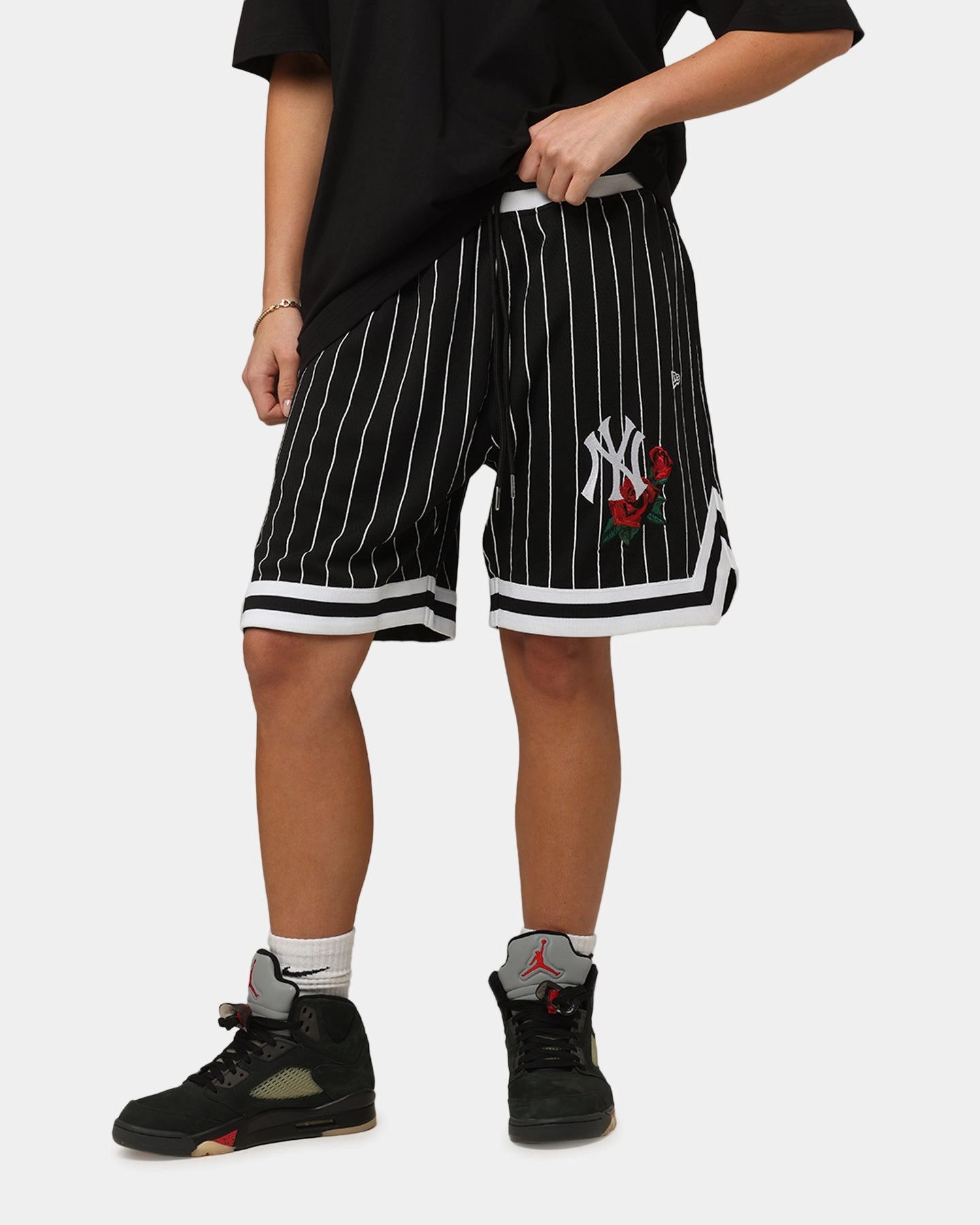 Trail Ready SeamlessConstruction New Era New York Yankees Rose Mesh Shorts Black