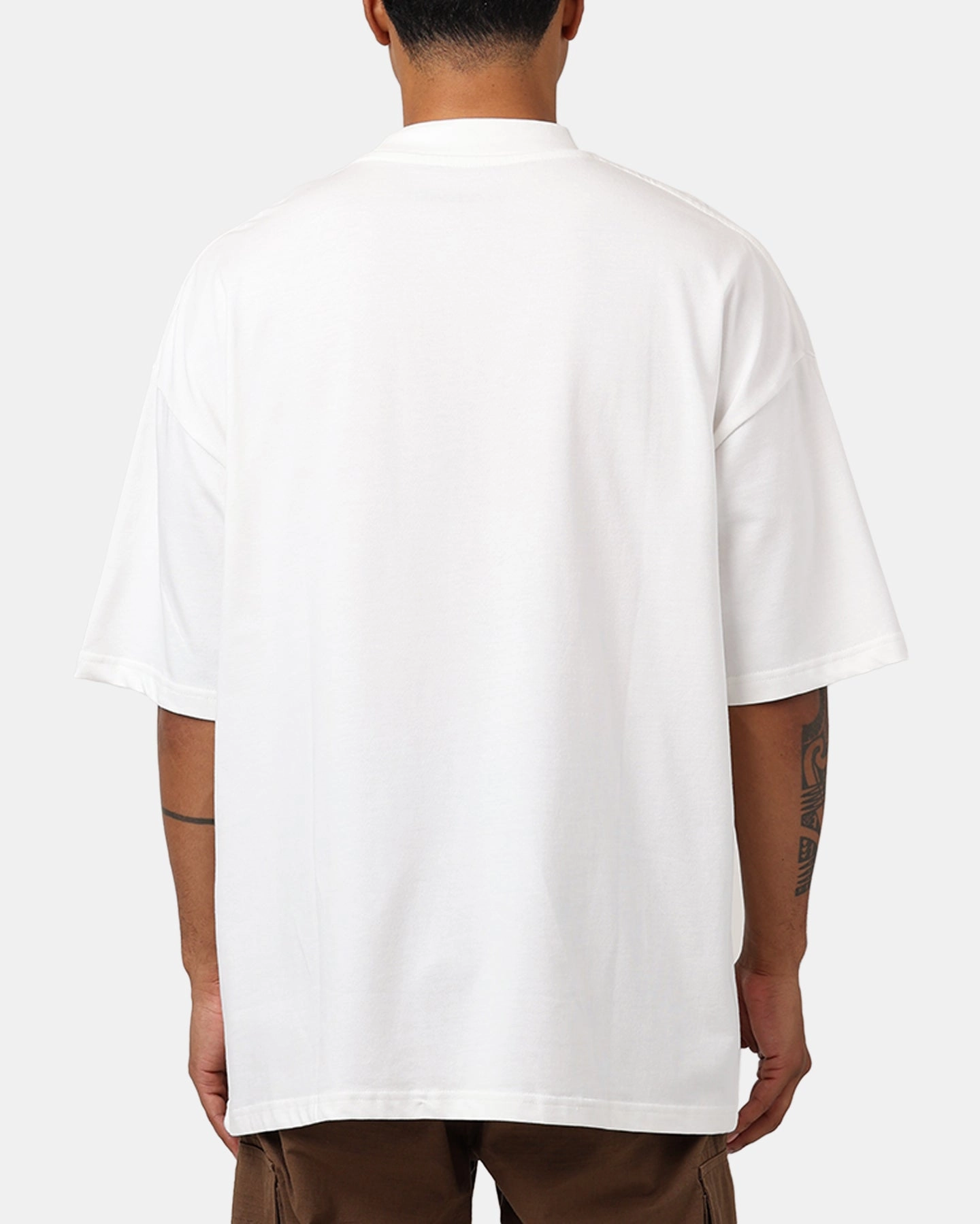Holiday Outfit Relaxed and Easy Carr?? Rollers Oversized T-Shirt Off White