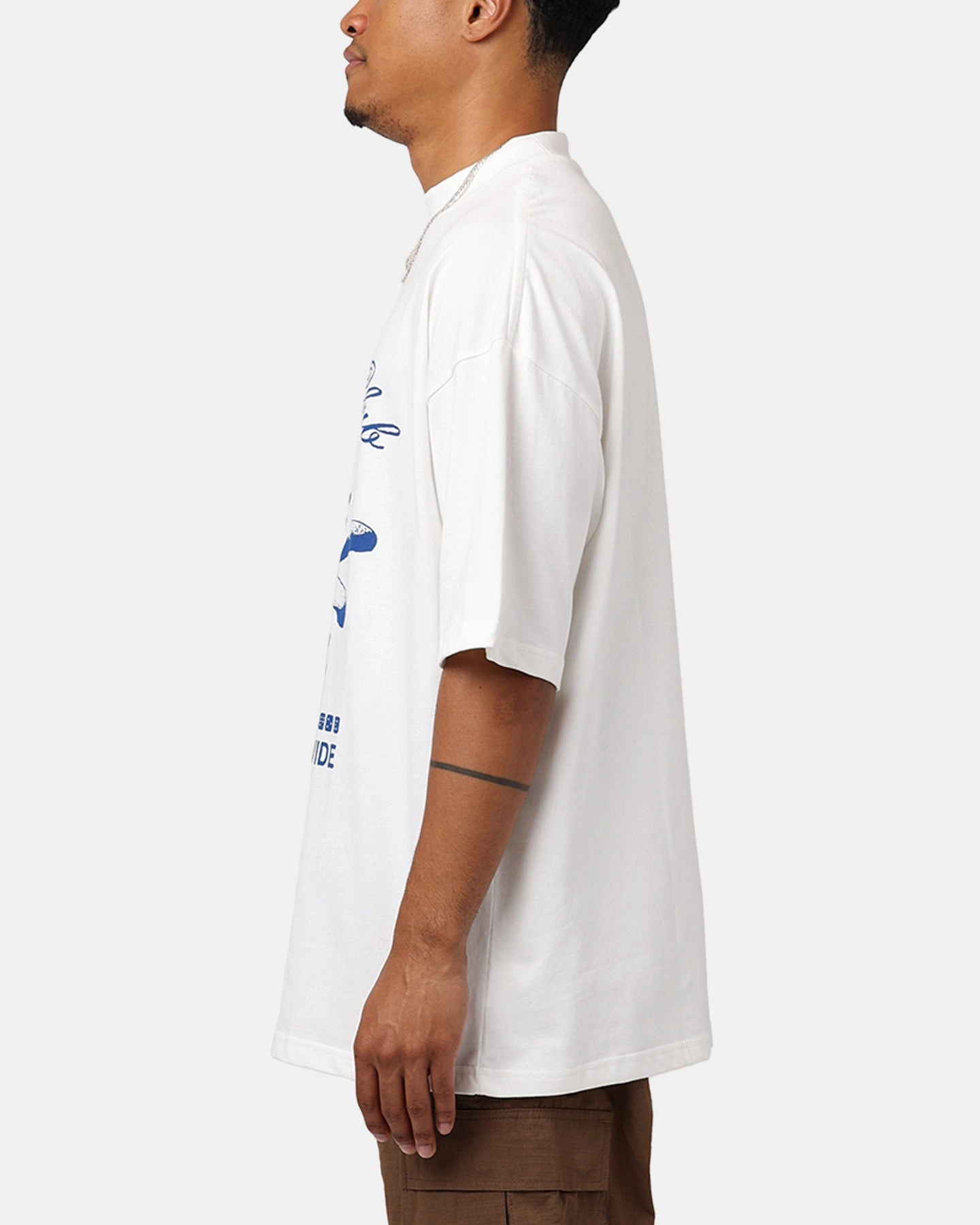 Carr?? Rollers Oversized T-Shirt Off White Plus size clothing Breathable Design