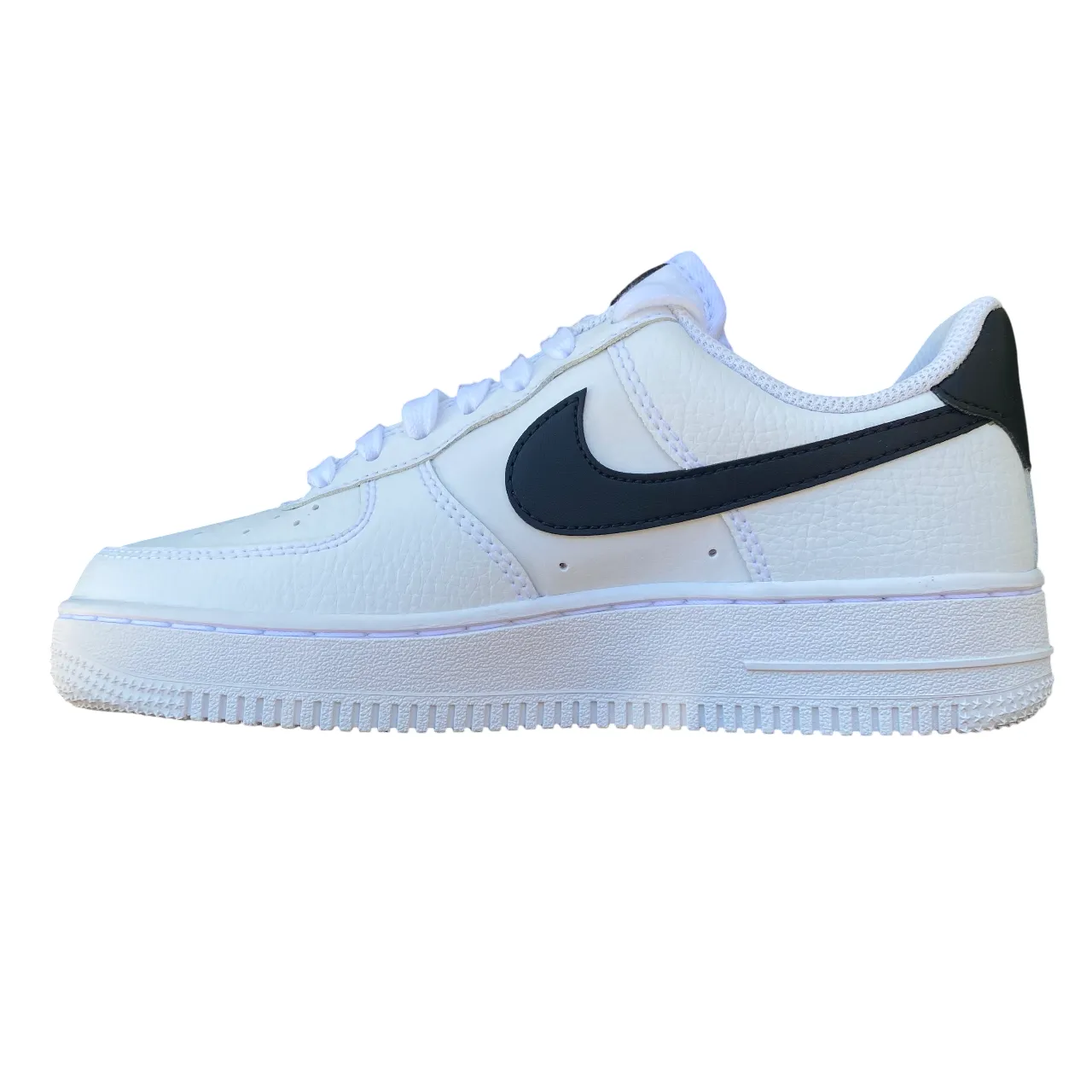 Flexible Flex Grooves Nike DD8959-103 Air Force 1 '07 Bianco Nero - Sneakers Donna Stile Iconico
