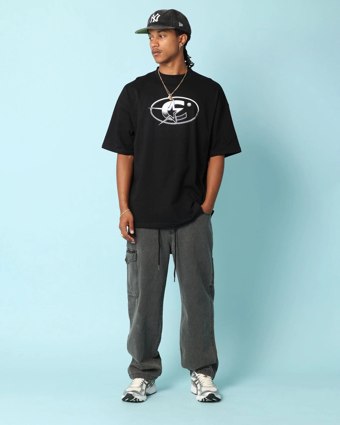 Carr?? Chromestar Oversized T-Shirt Black Sleek Fit