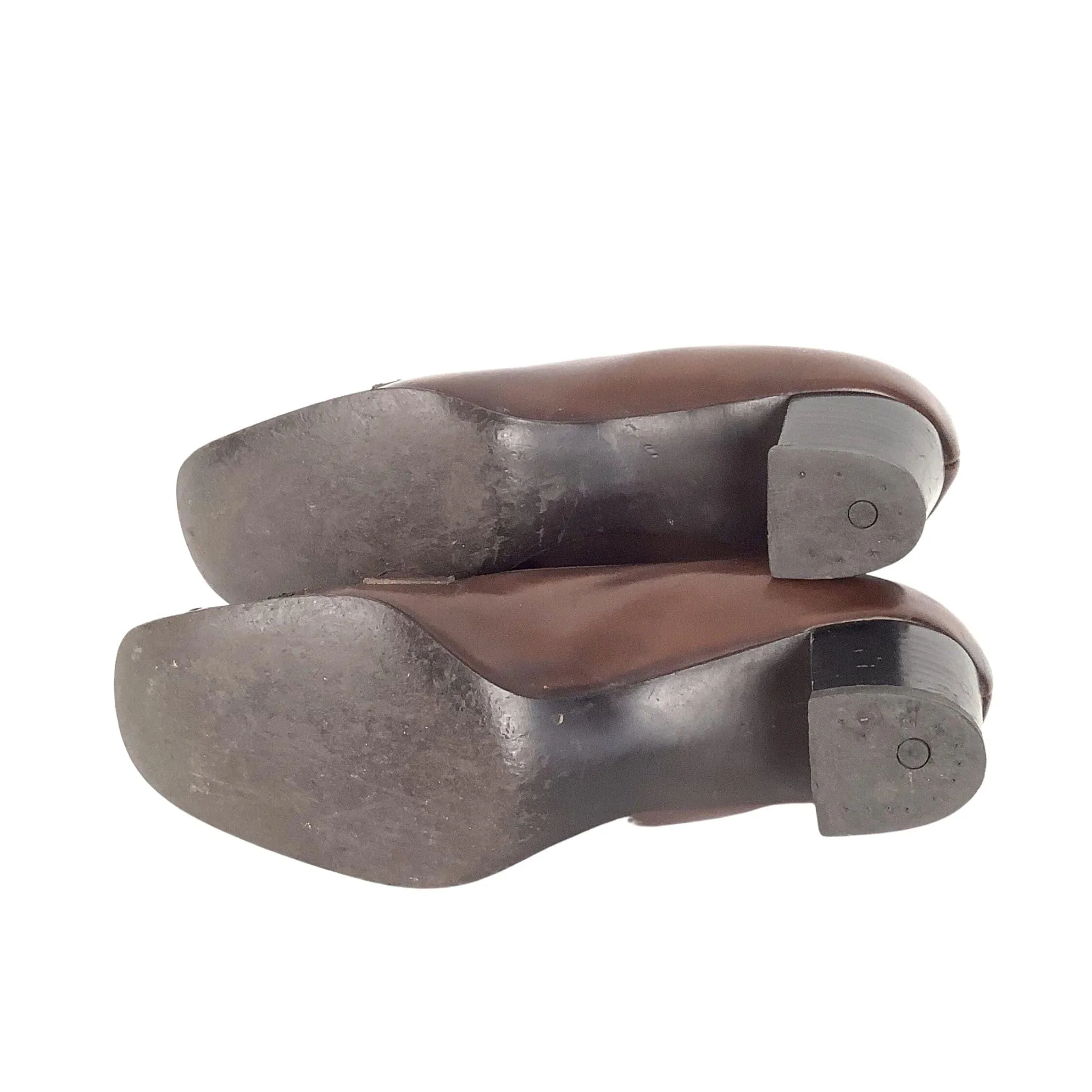 Pilgrim Style Pump Shoes