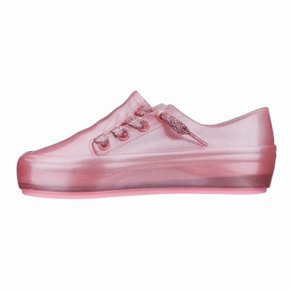 Water resistant upper Pink Ulitsa Sneaker