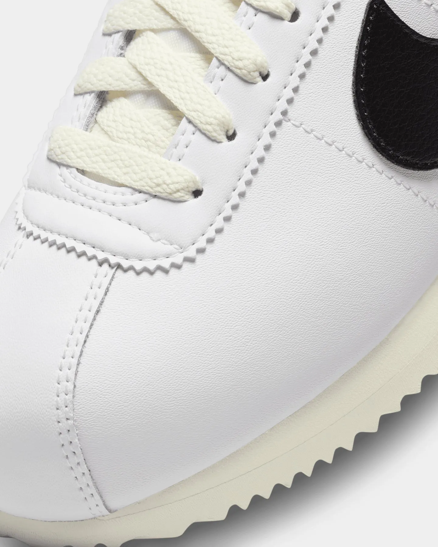Nike Women's Cortez White/Black-LT daytime running