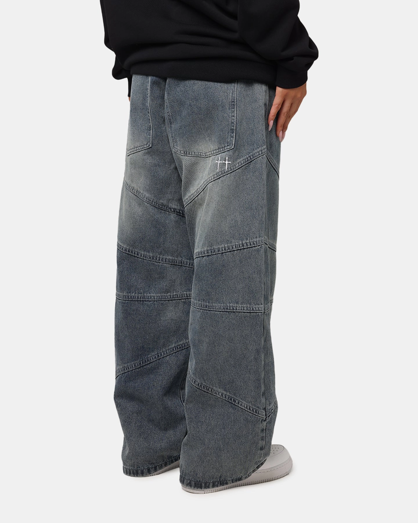 Light Design Saint Morta Amplus Armoury Jeans Dirty Denim