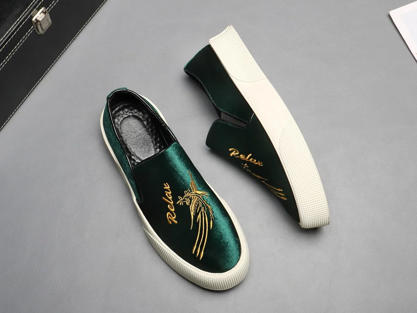 Santimon Men's Velvet Loafers Embroidery Phoenix Relax Chunky Sole Slip On Shoes