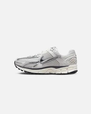 trail running shoes Hyperboloid Midsole Design Nike Women's Zoom Vomero 5 Photon Dust/Chrome