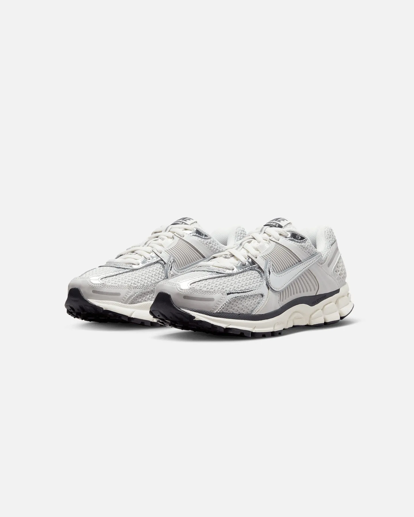Nike Women's Zoom Vomero 5 Photon Dust/Chrome running shoes for unisex youth informal shoes