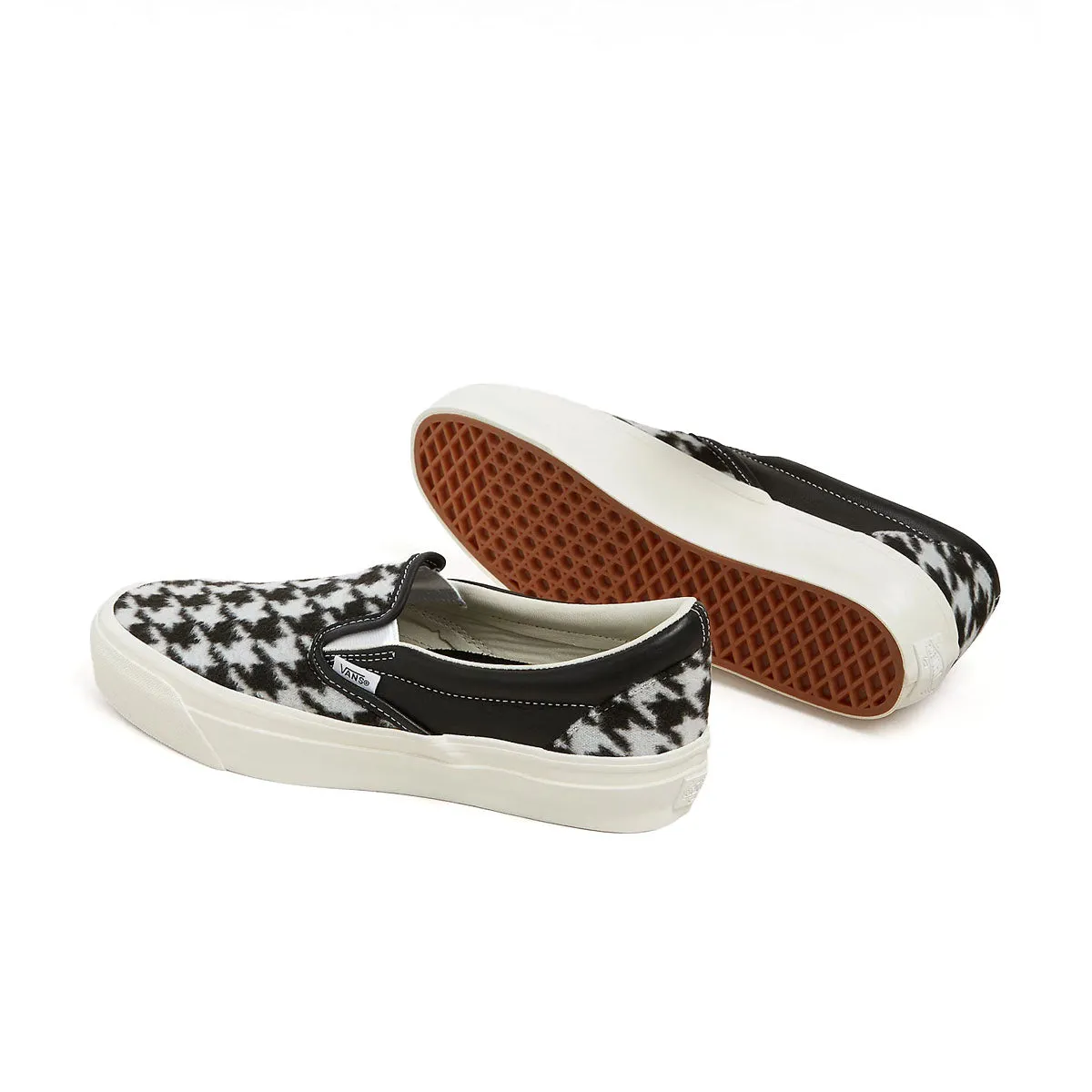 Jog Glow Stylish Sole Premium Slip-on 98 'Black'