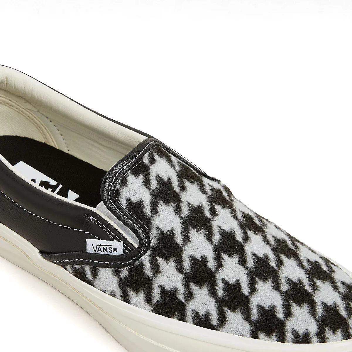 Premium Slip-on 98 'Black' Commute Ease