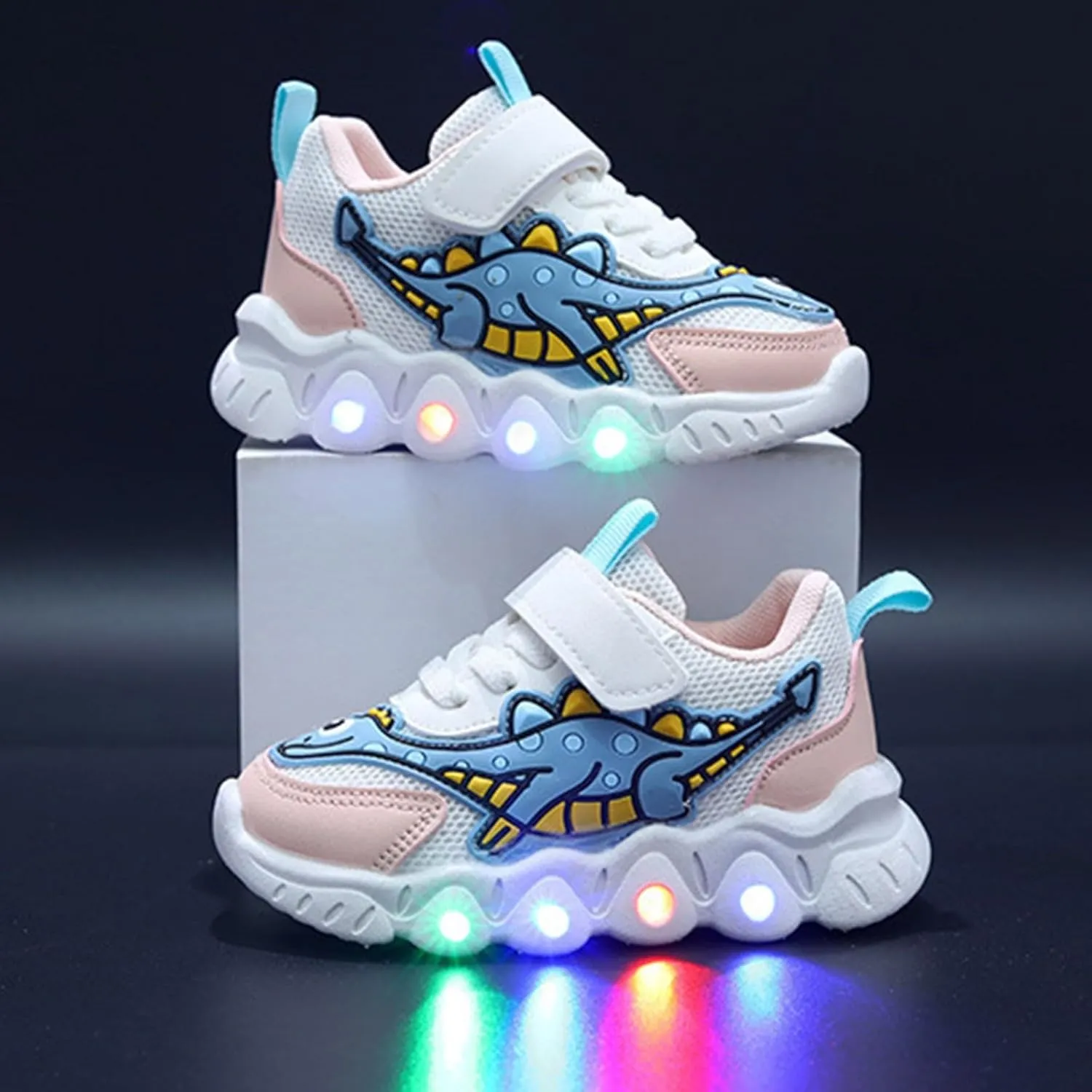 Sneakers for Girls Boys Cute Cartoon Dinosaur Sports Shoes Breathable Mesh Shoes Light Up Lightweight Running Sneaskers
