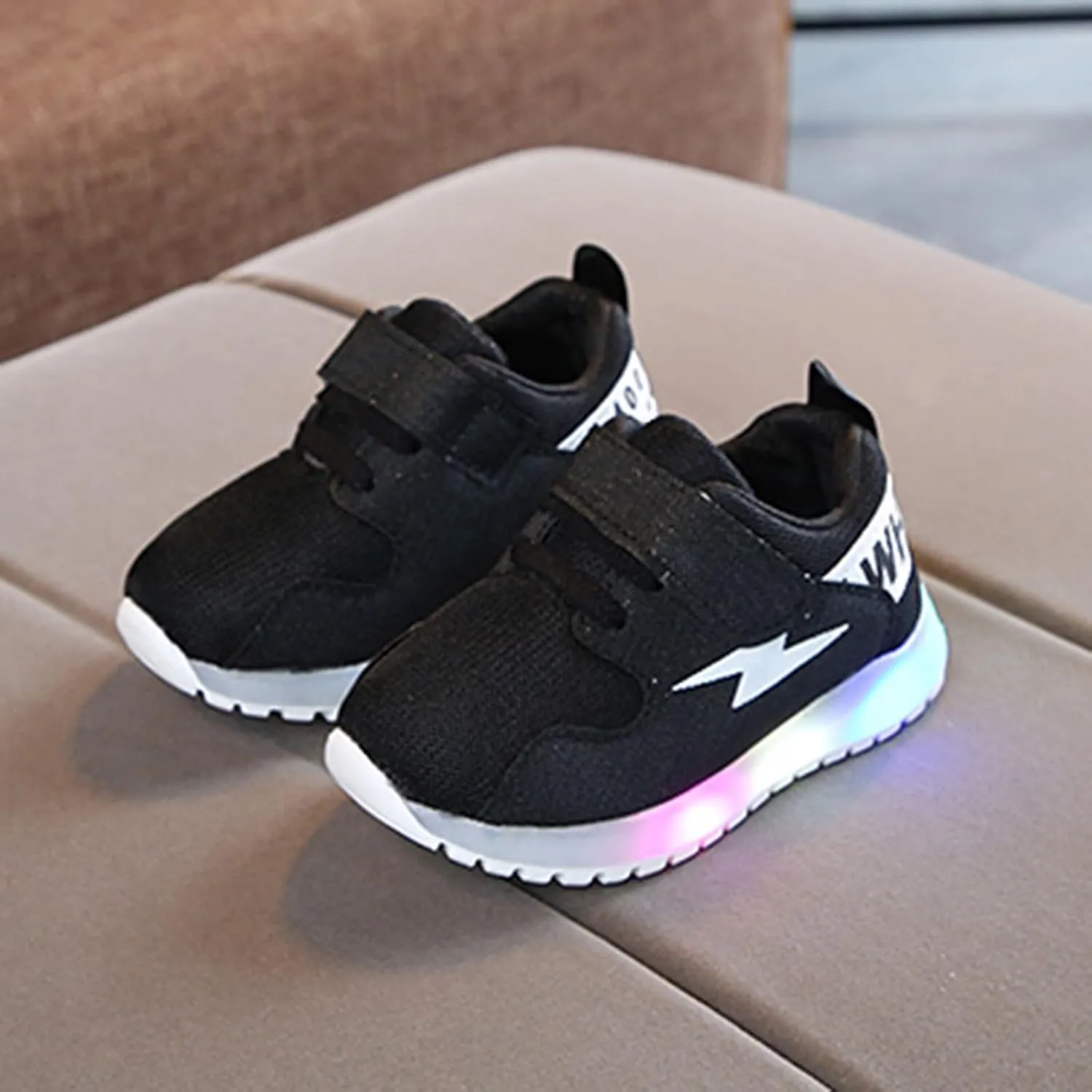Sneakers for Girls Fashion Casual Luminous Shoes for Kids Running Walking Soft Bottom Breathable Non Slip Sports Shoes