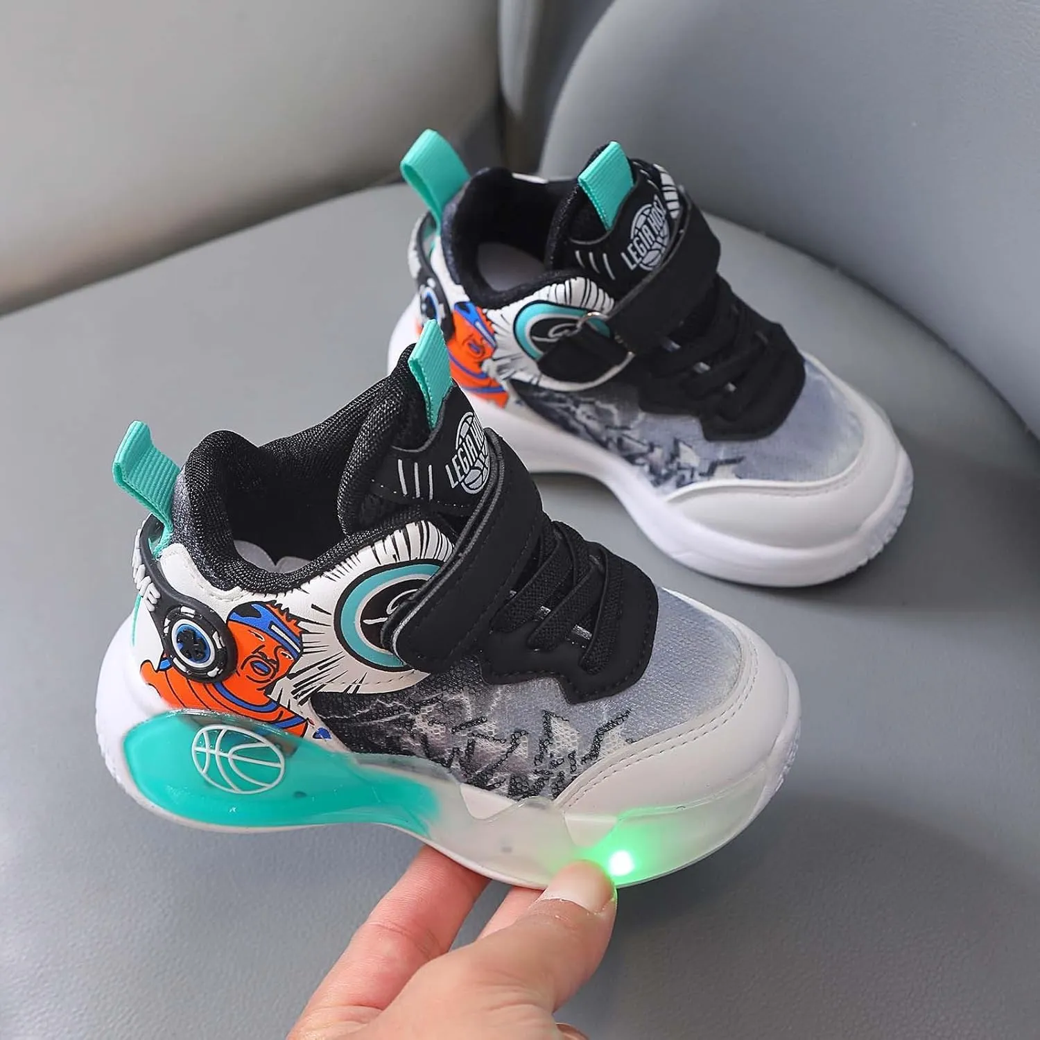 Sneakers for Girls Fashion Luminous Comfortable Breathable Light Up Shoes with Hook and Loop Kids Flashing Sports Shoes